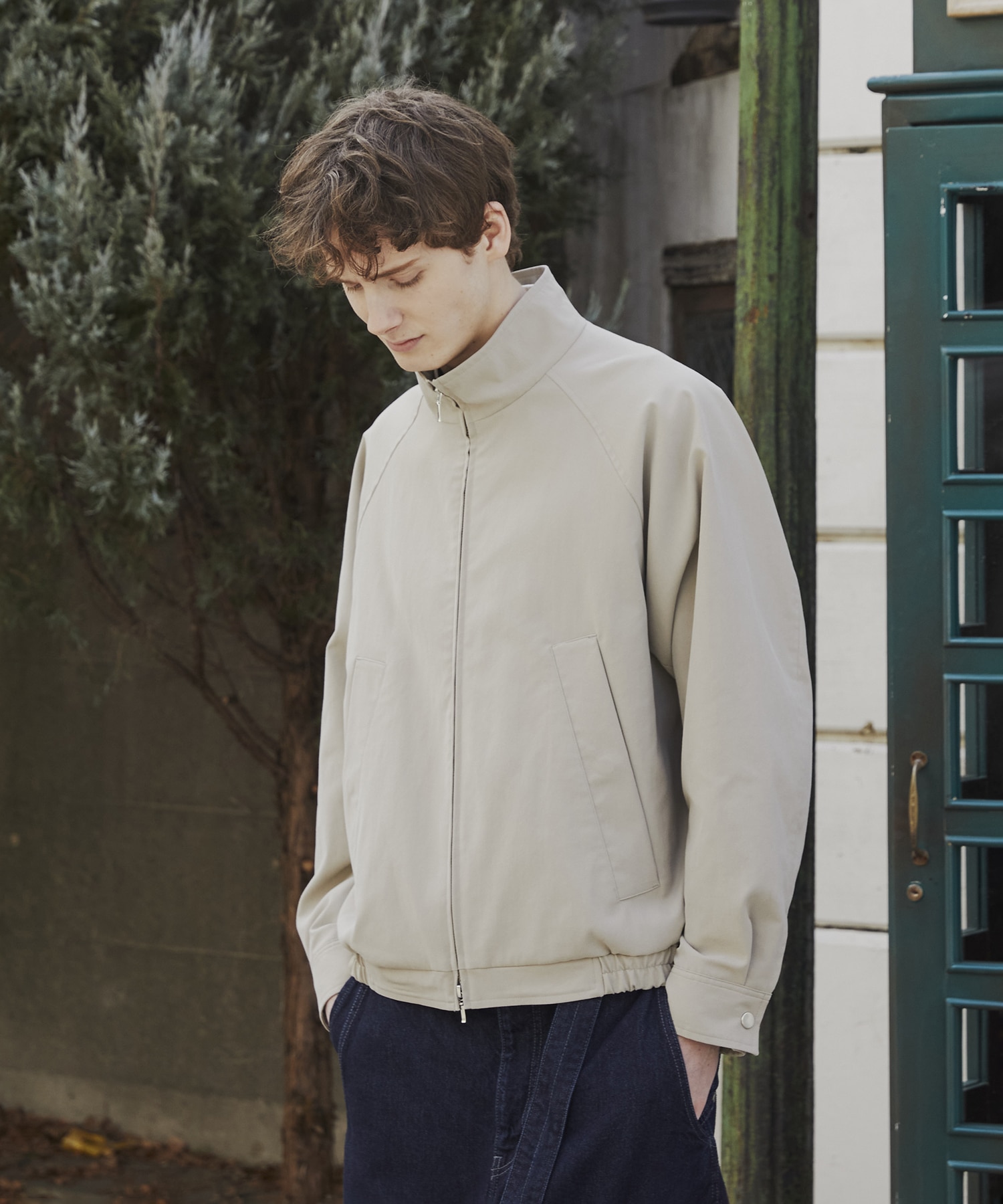 スタンドカラージップアップブルゾン