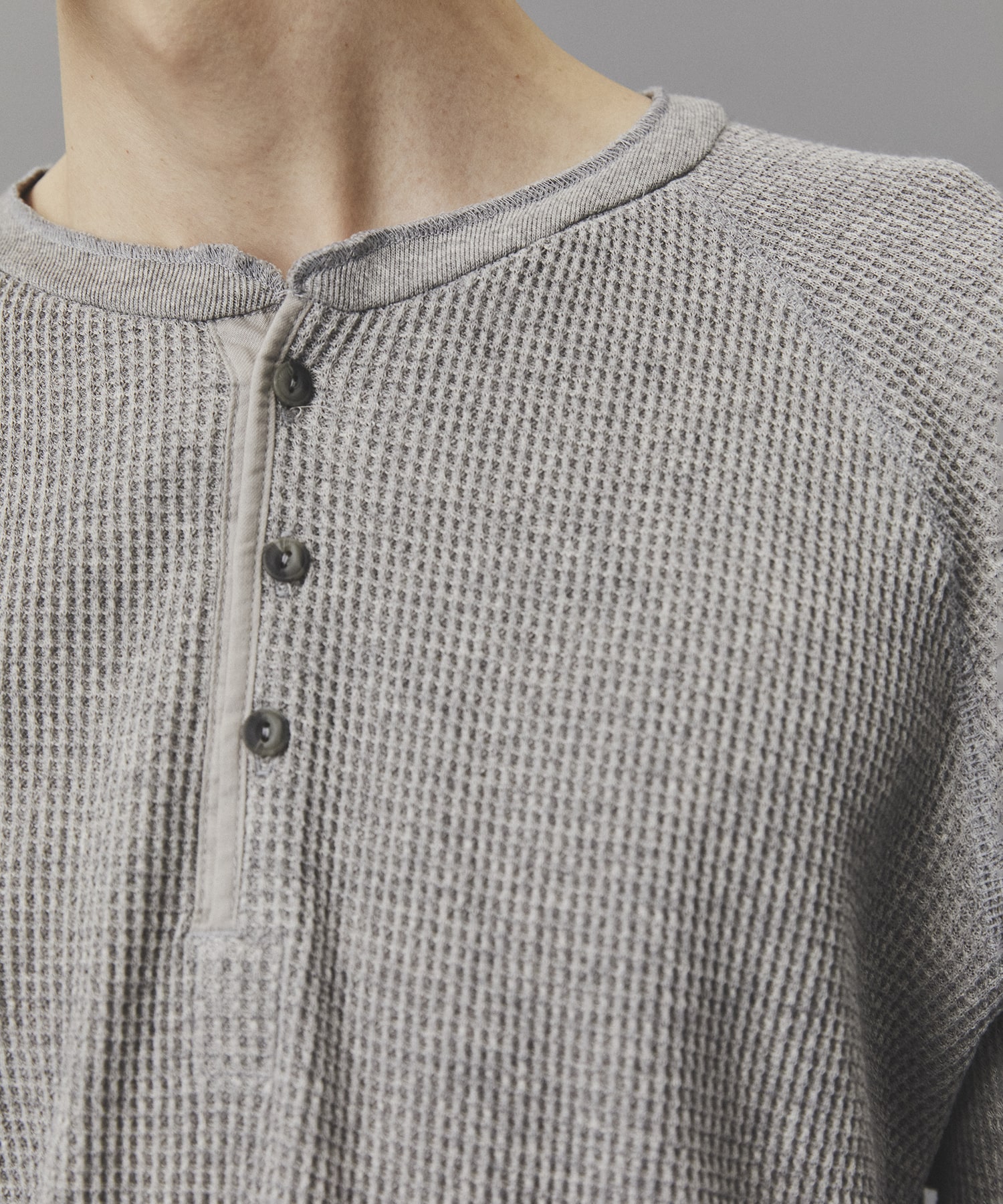 サーマルヘンリーネックTEE