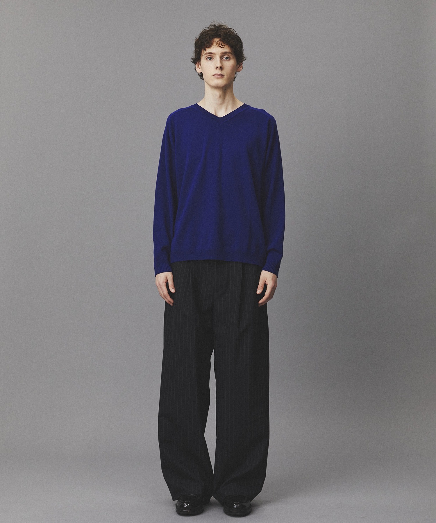 シルクブレンドVネックニット