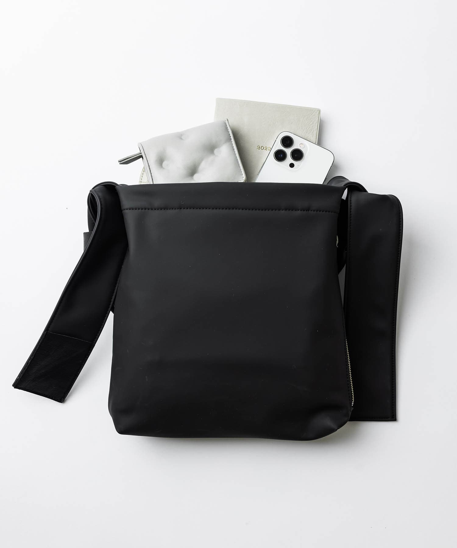 美品】PUBLIC TOKYO yrz ポリカーボネートタスキBAG M | unimac.az