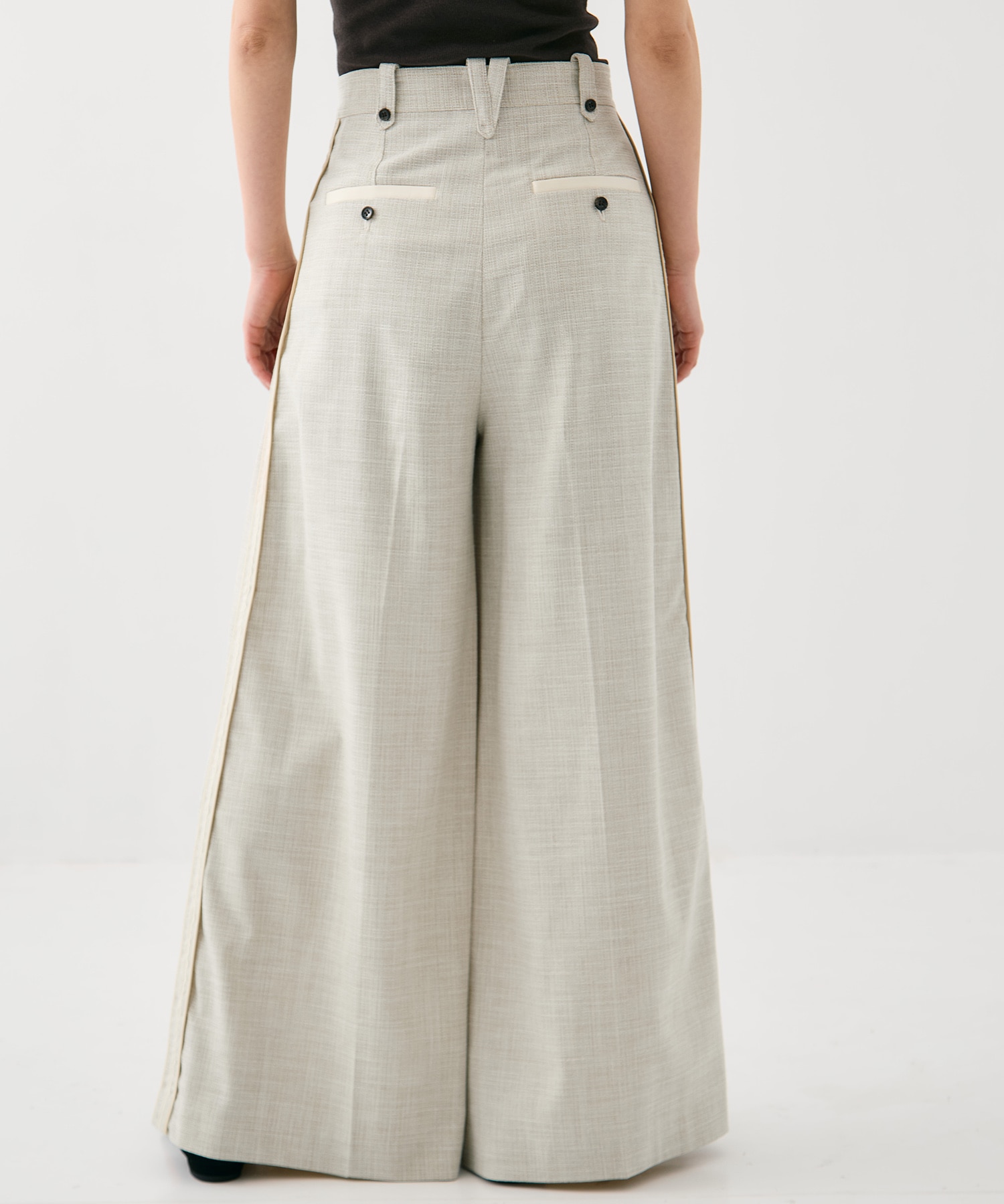 サイドラインタックワイドパンツ