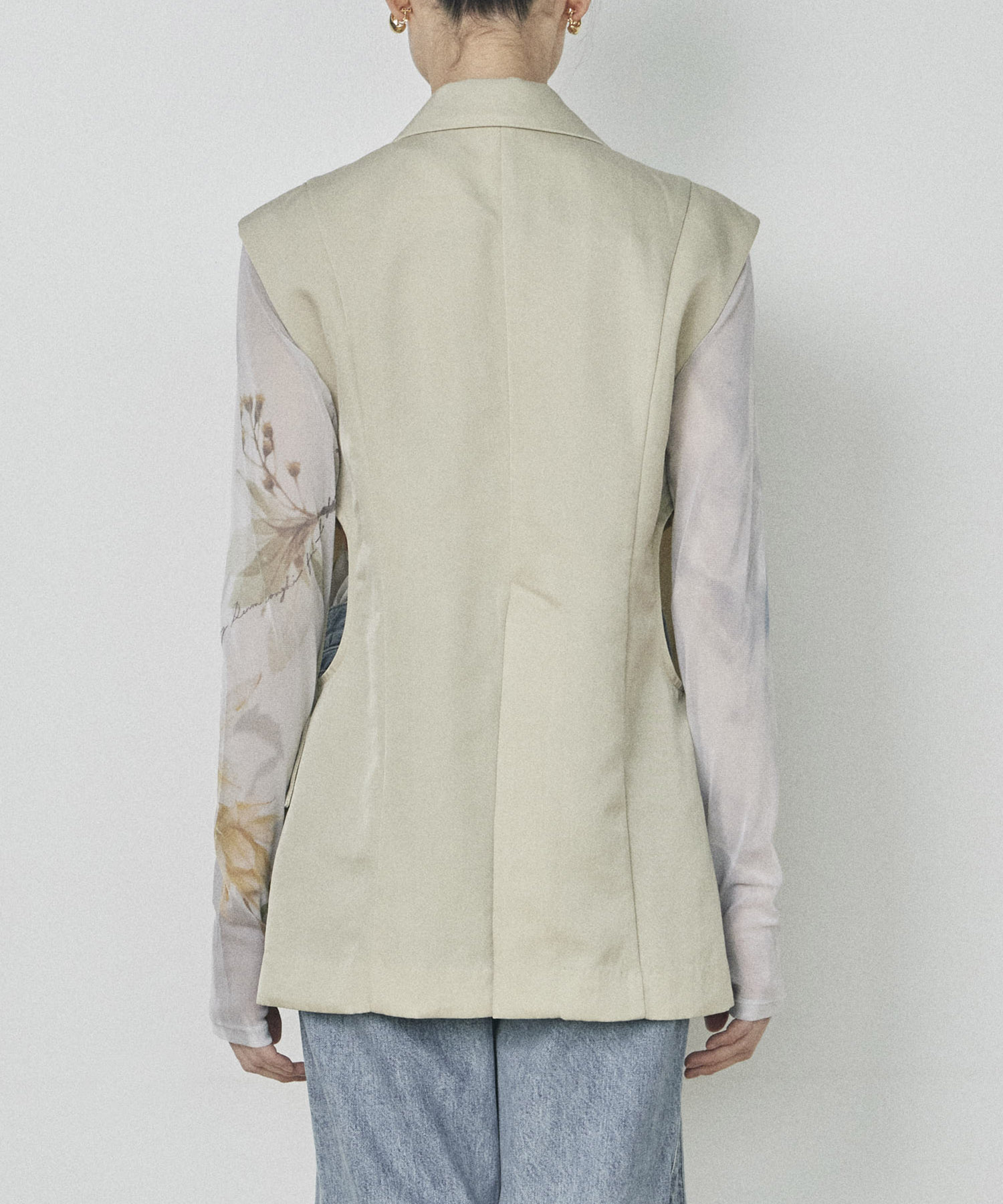 【美品✨】PUBLIC TOKYO ロングリバージレ リバー仕立て ベージュ カシミヤ混ウールリバー・ロングジレ/40代50代からのレディース