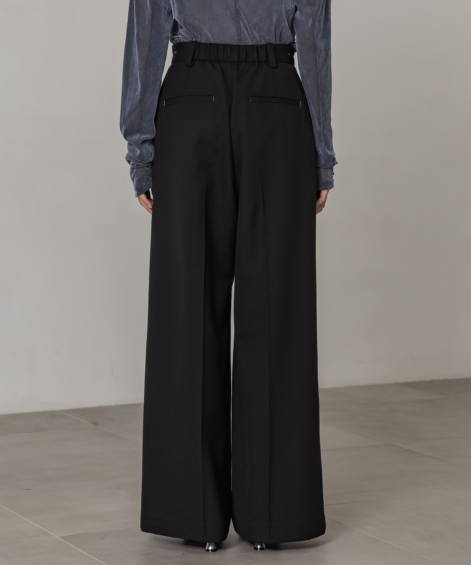 ハイウエストストレートタックパンツ