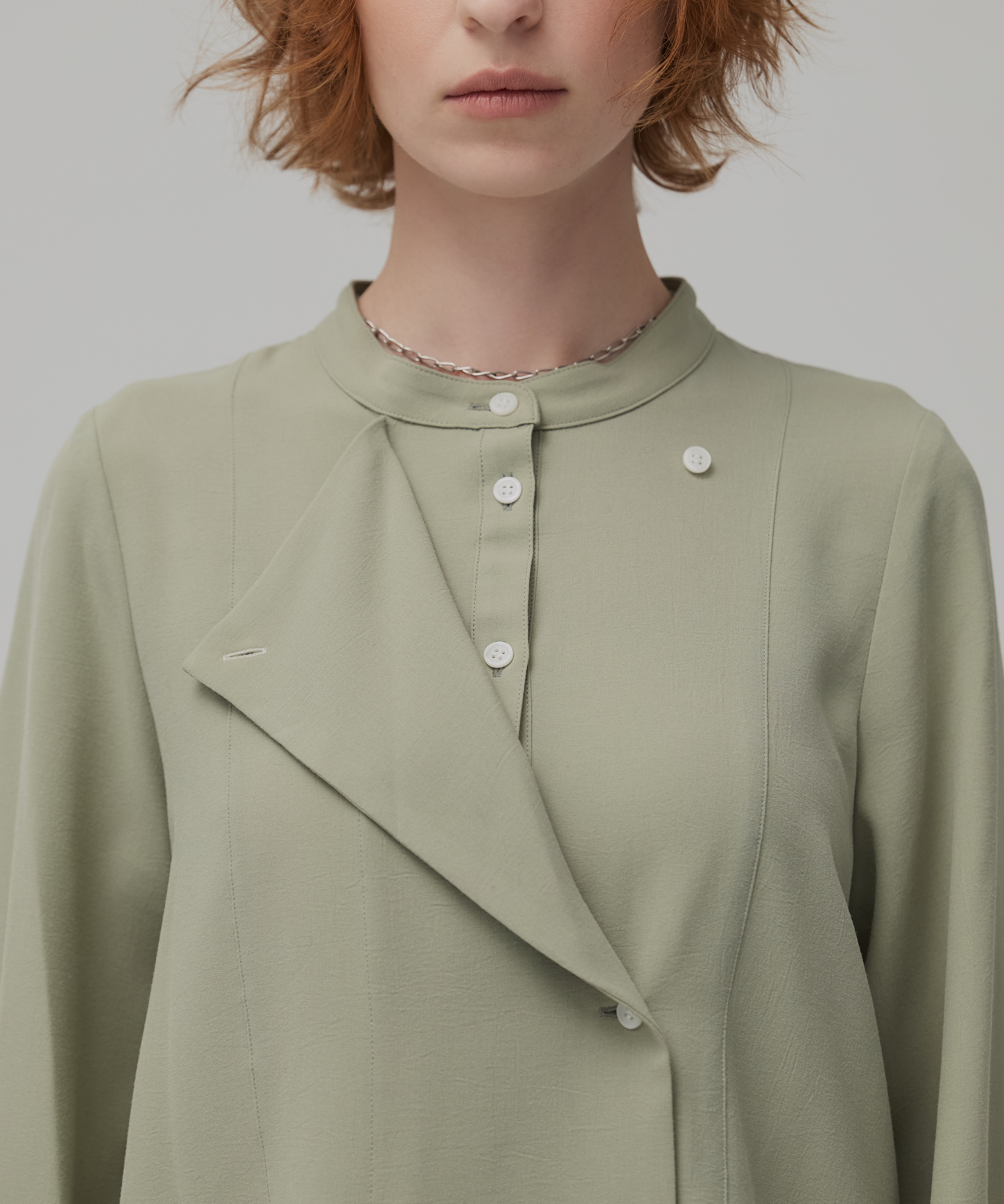 ターンバックバンドカラーシャツ