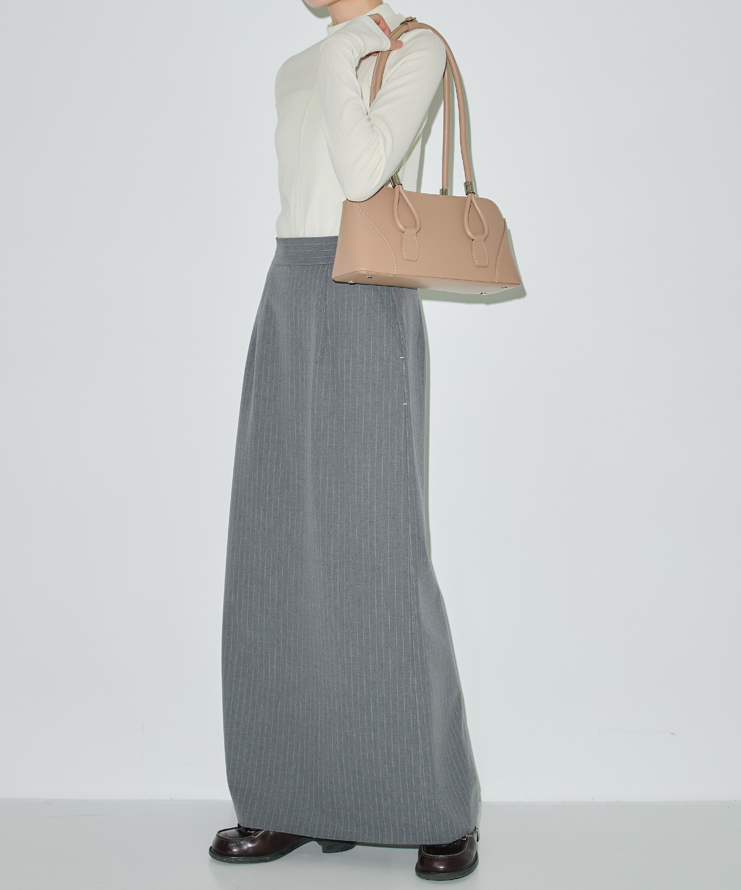 ハイネックラインリブTOP