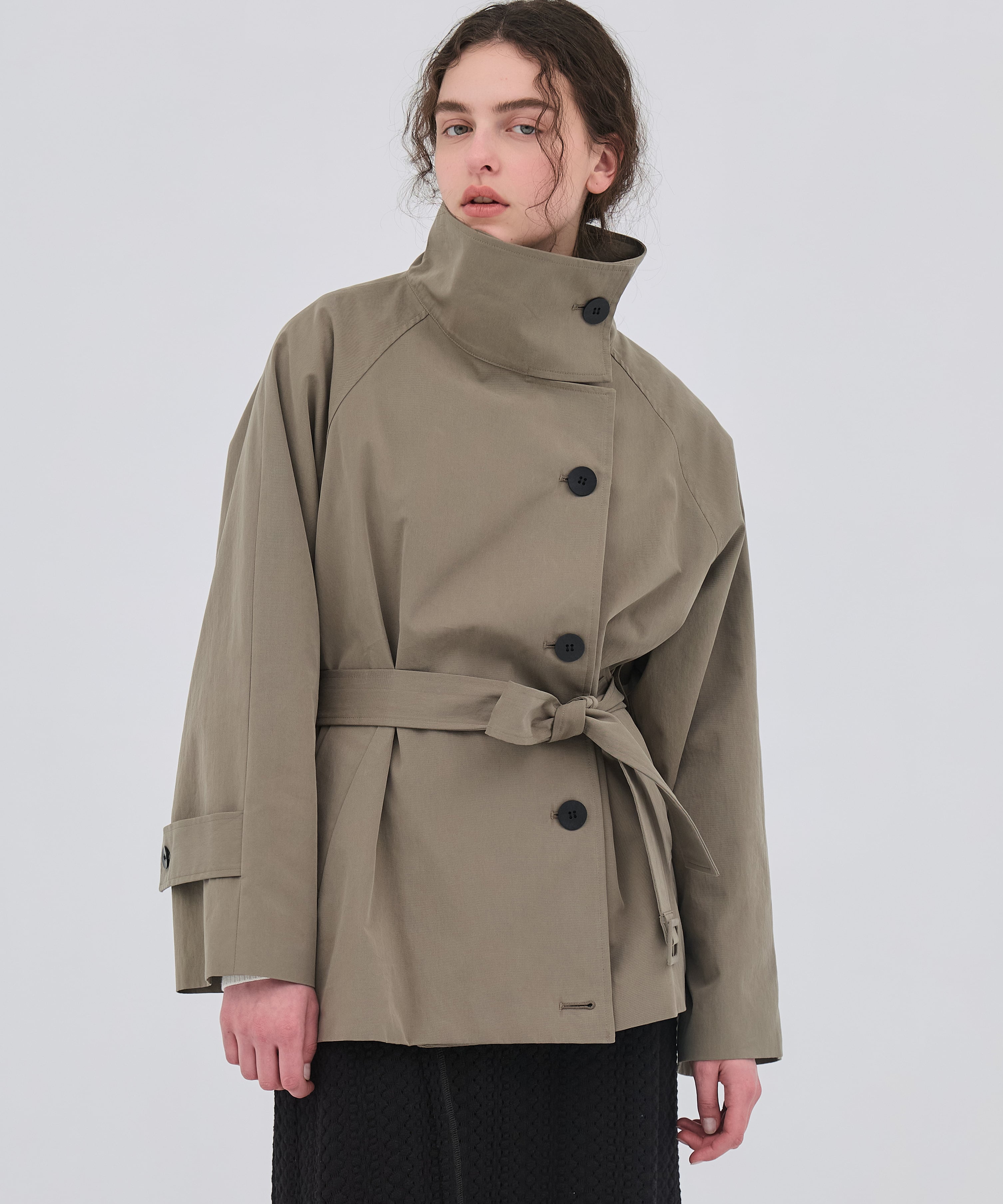 ファンネルネックショートトレンチコート