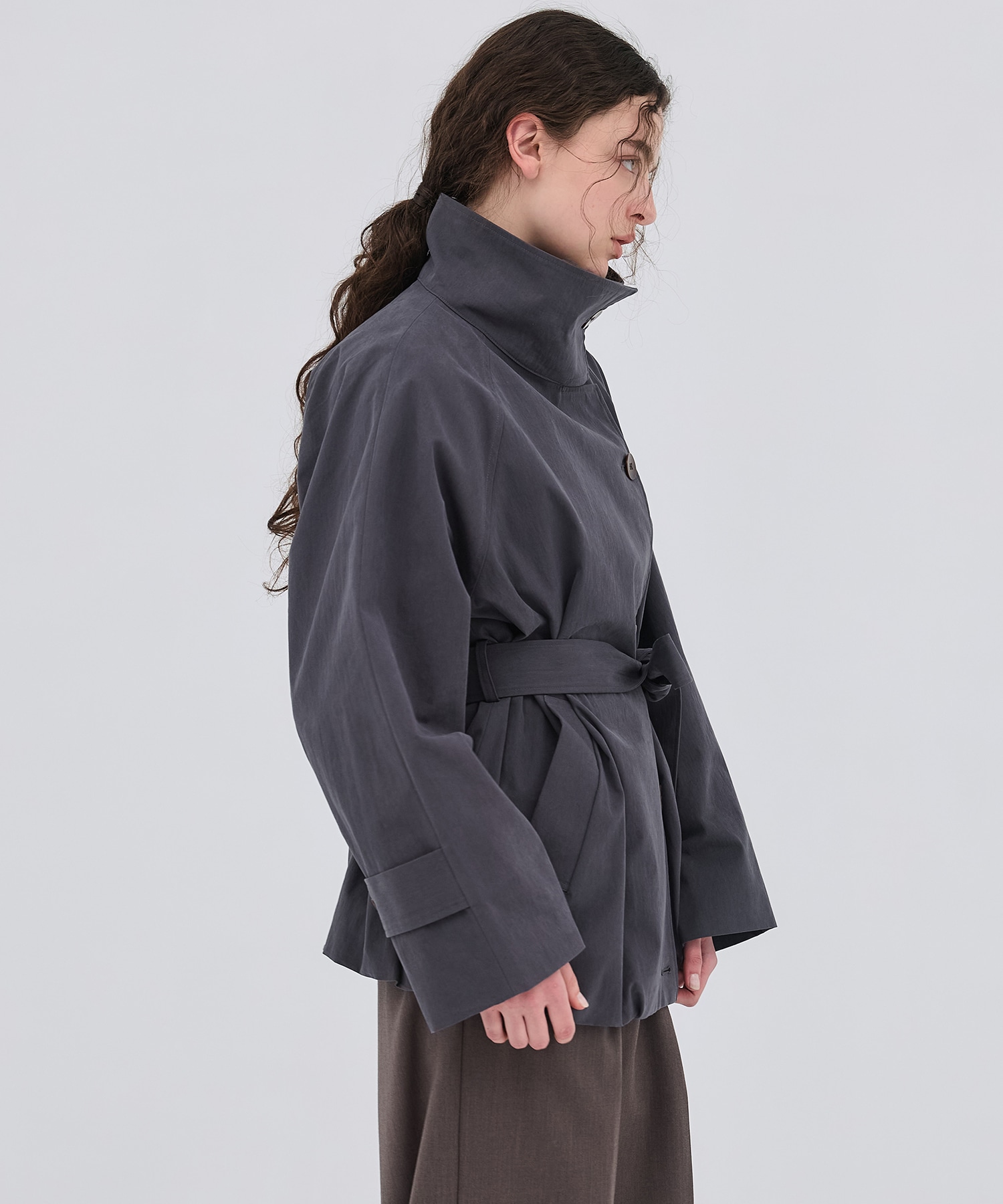 ファンネルネックショートトレンチコート