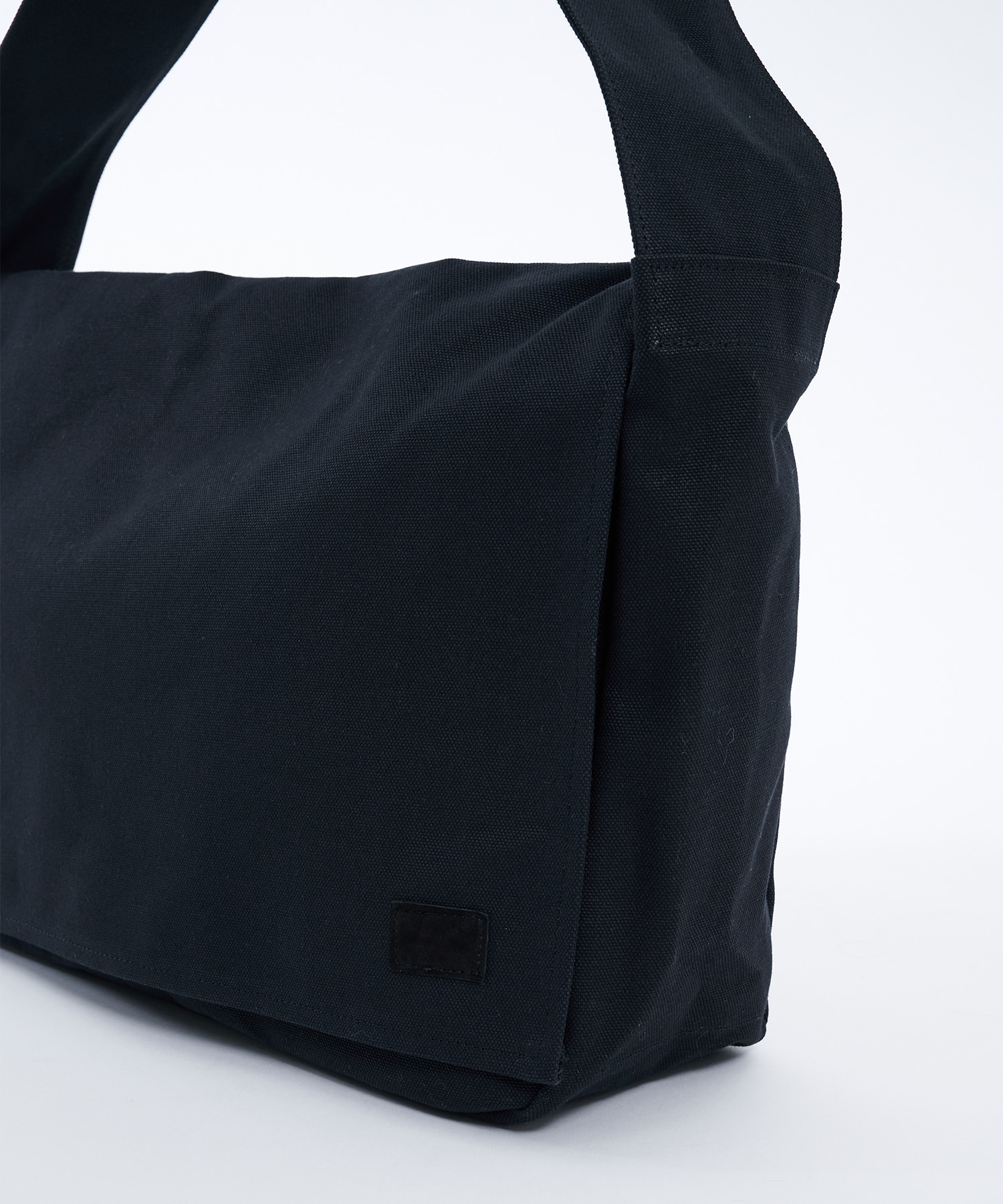 yrz フラップショルダーBAG