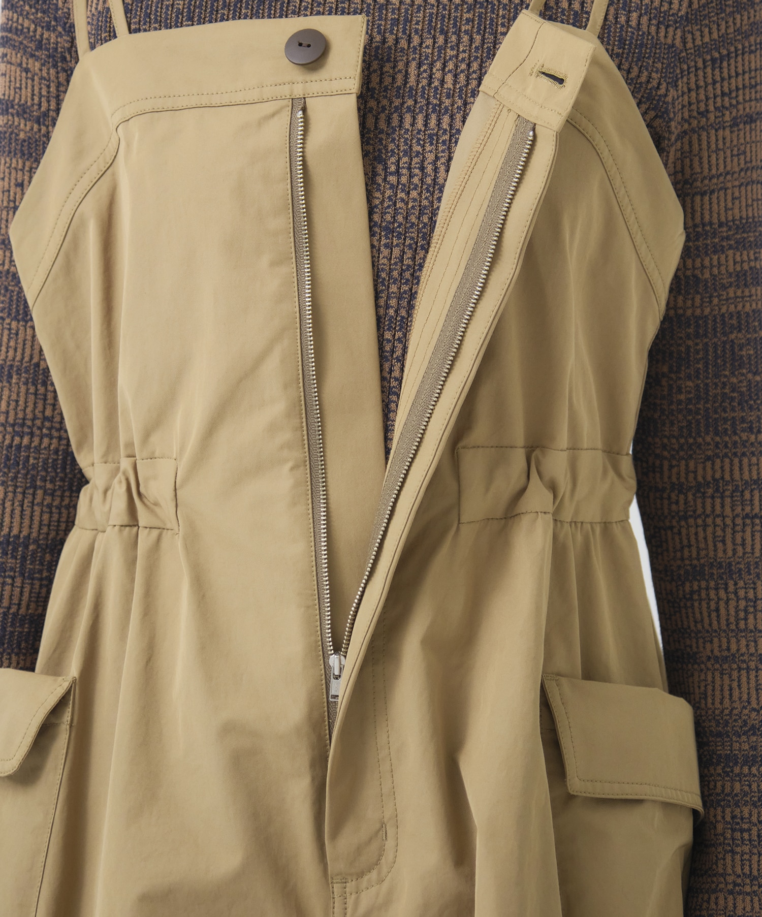 コクーンカーゴジャンパースカート