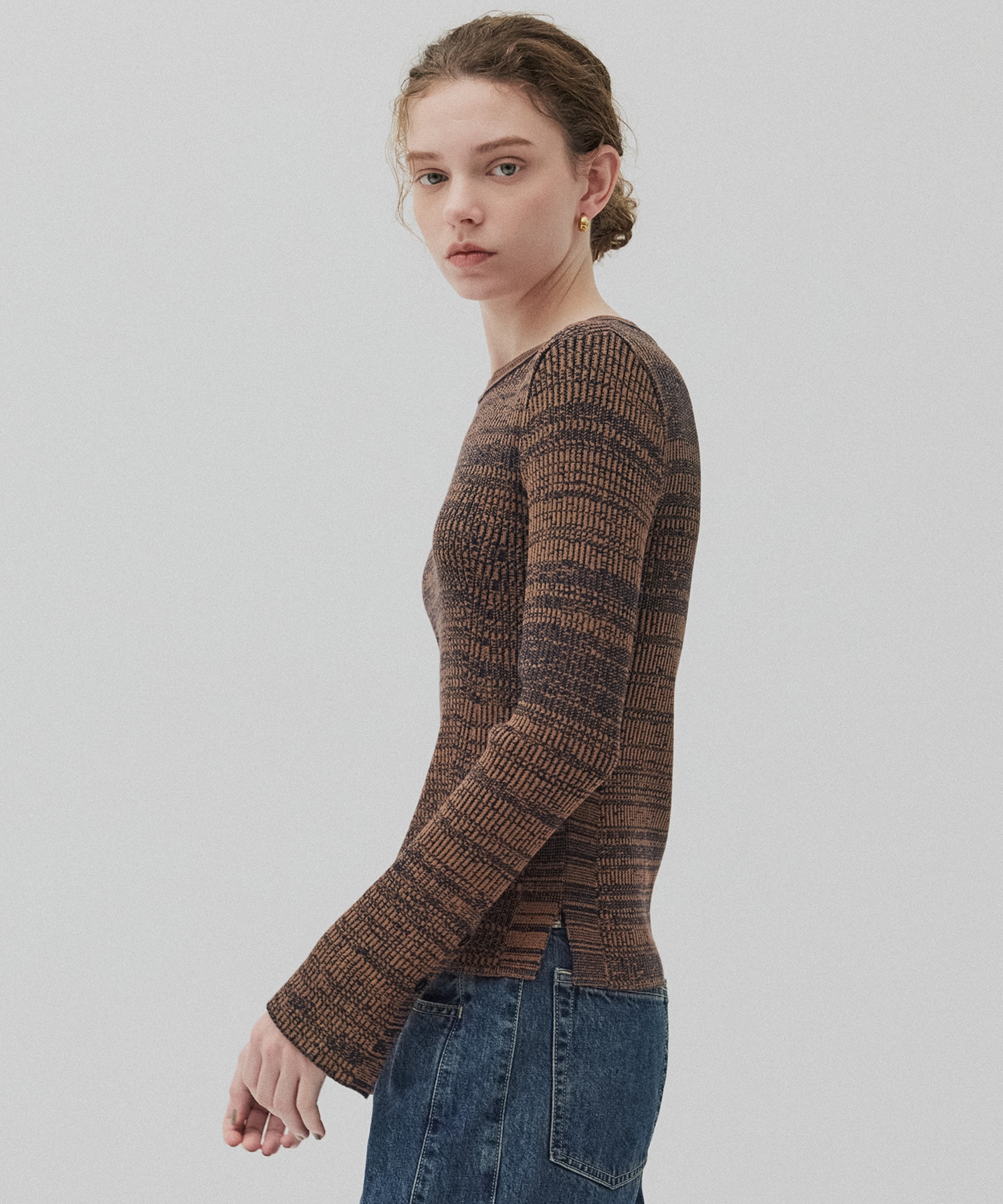 クルーネックリブニット