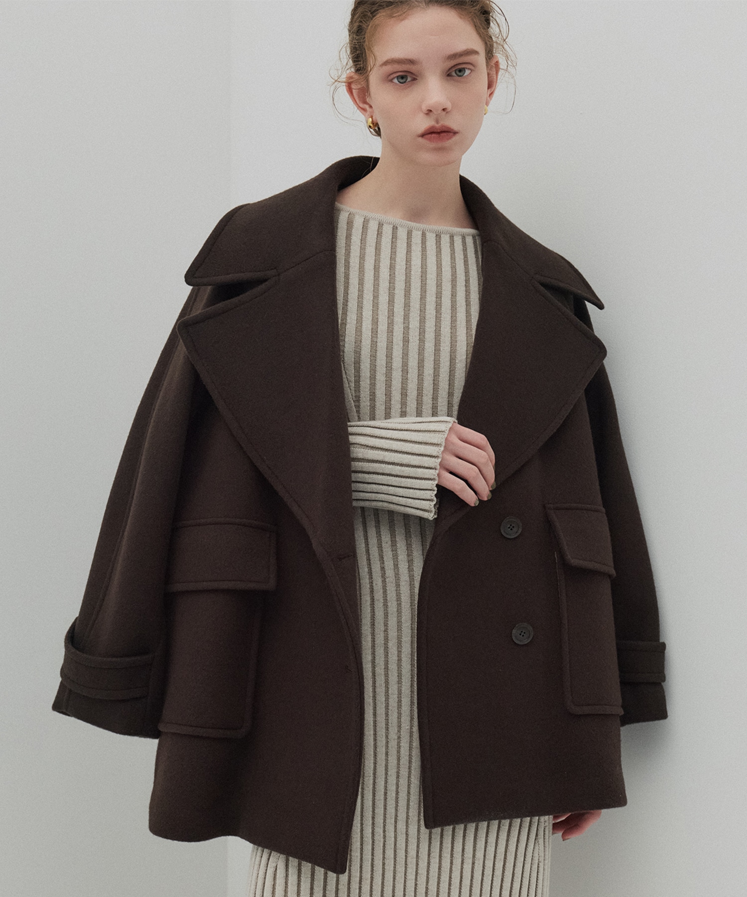 ワイドラペルコート