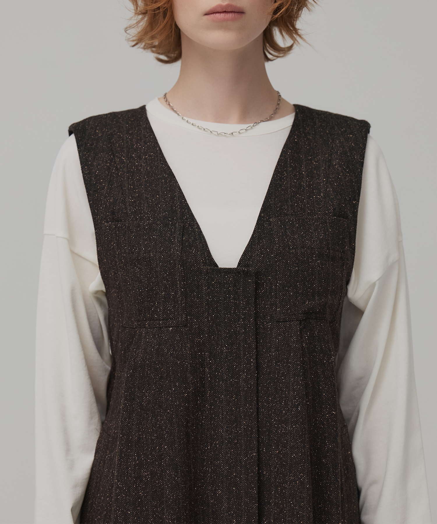 Vネックジャンパースカート