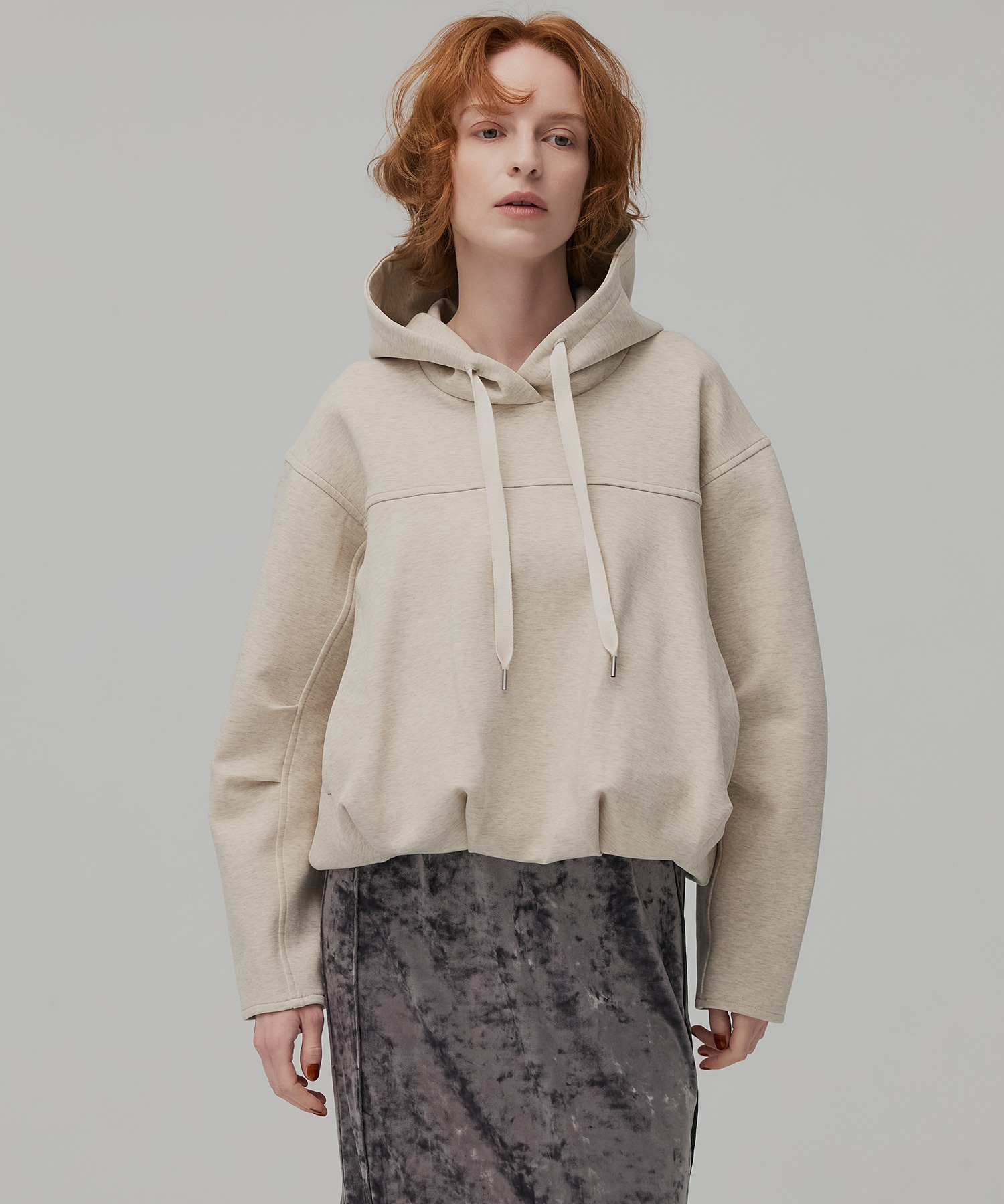 ダンボールバルーンフーディ