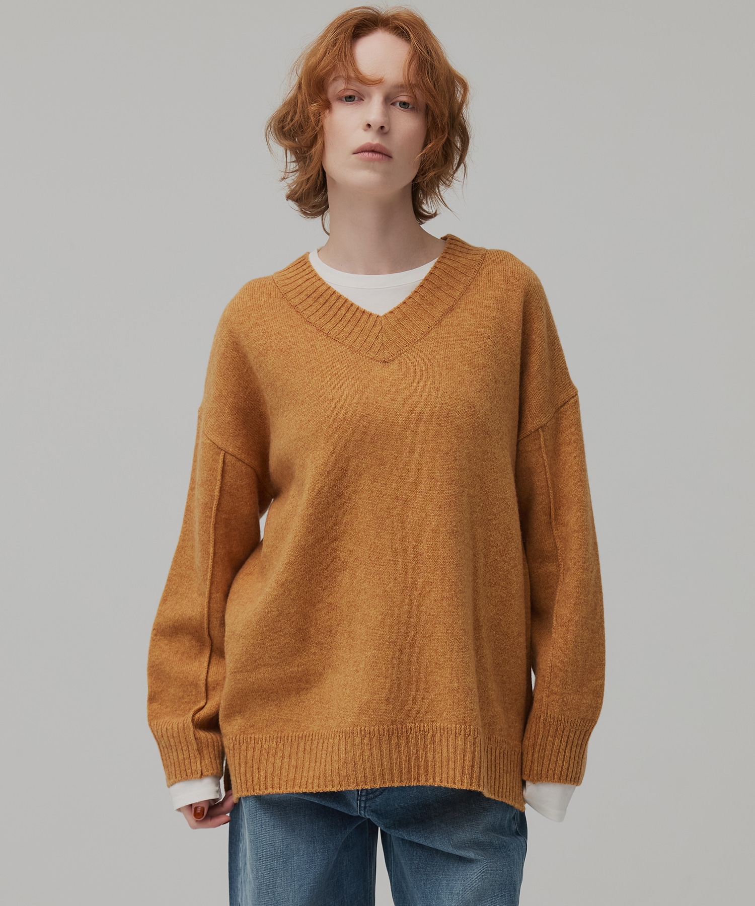 ラムウールVネックニット