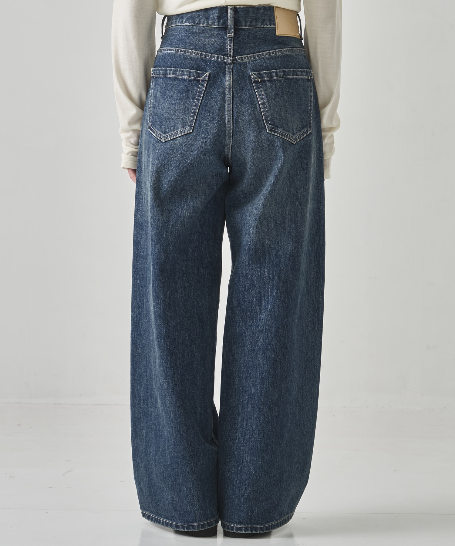 ラインストレートデニム