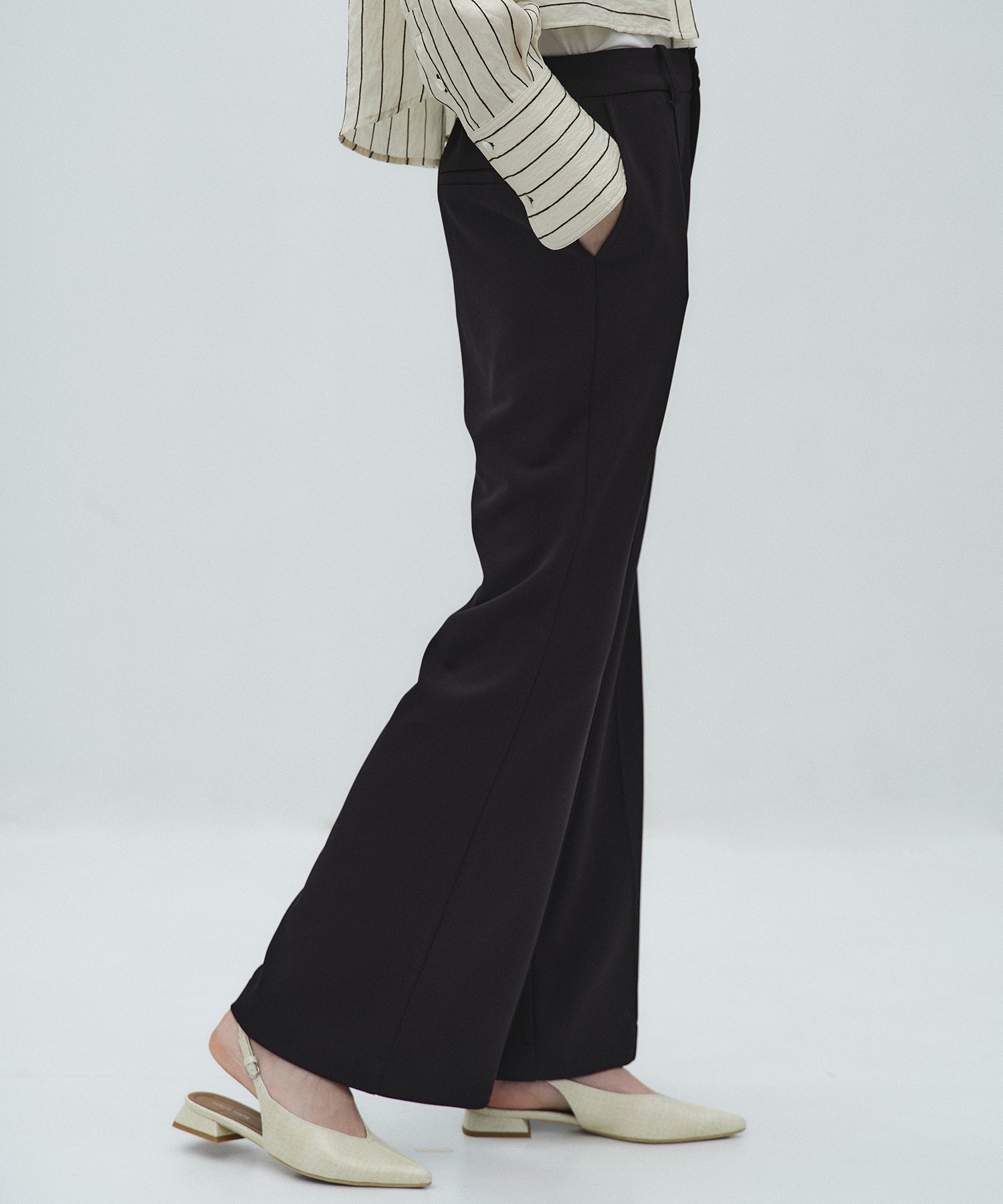 ストレッチハイライズフレアパンツ