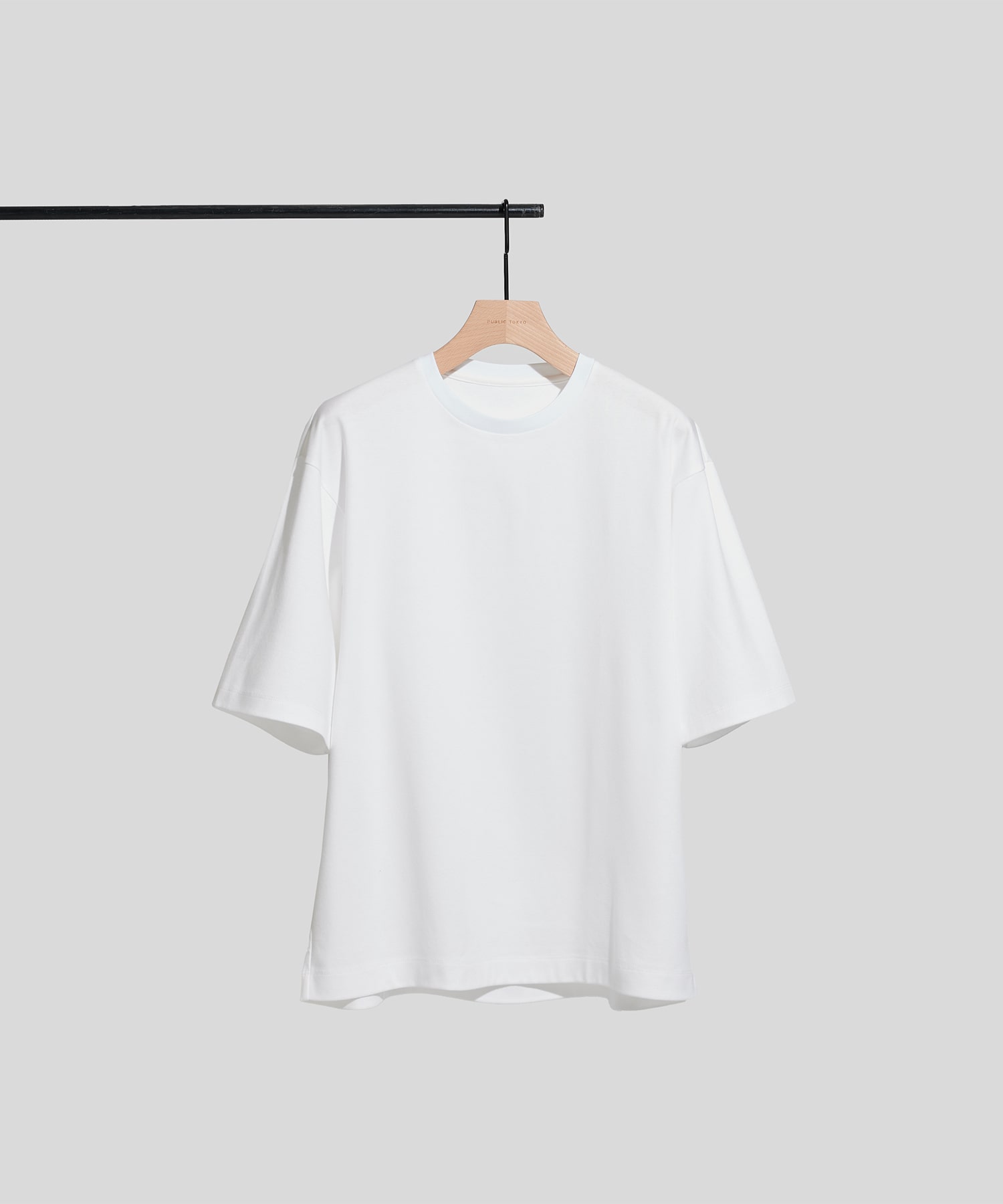 黄ばまないTEE