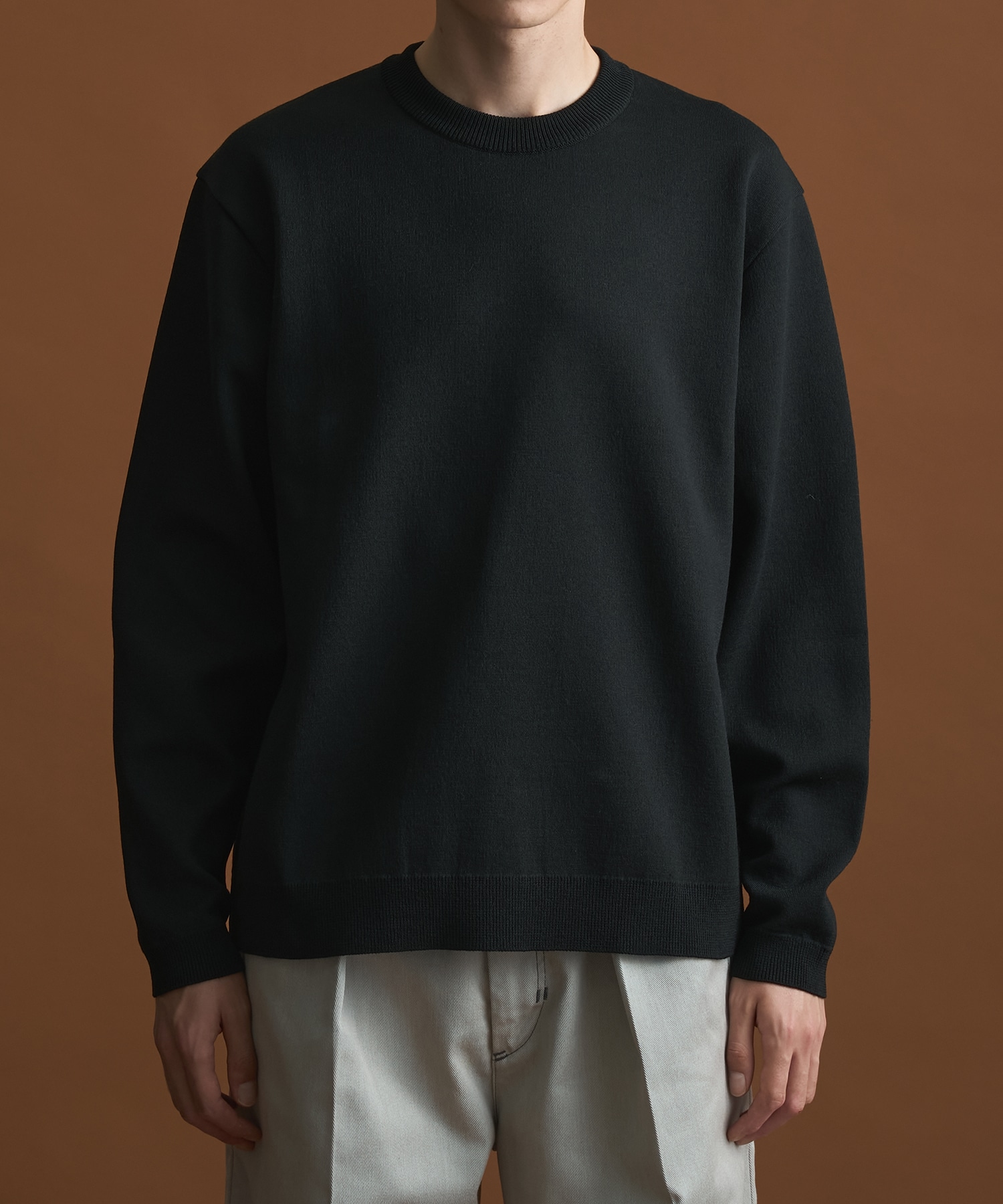 バウンドウールライトクルーネックニット