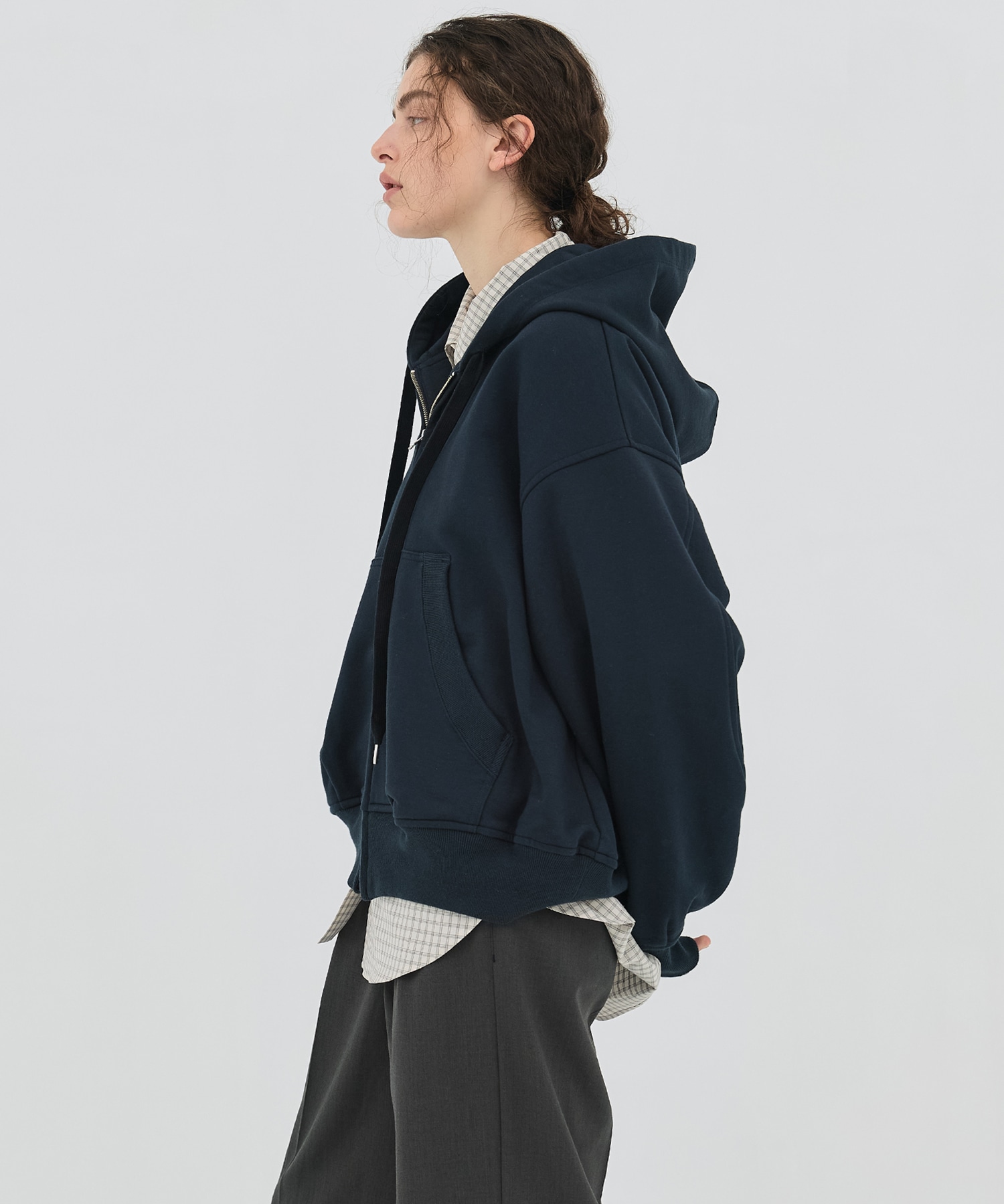 極 オーバーサイズバルーンフーディ