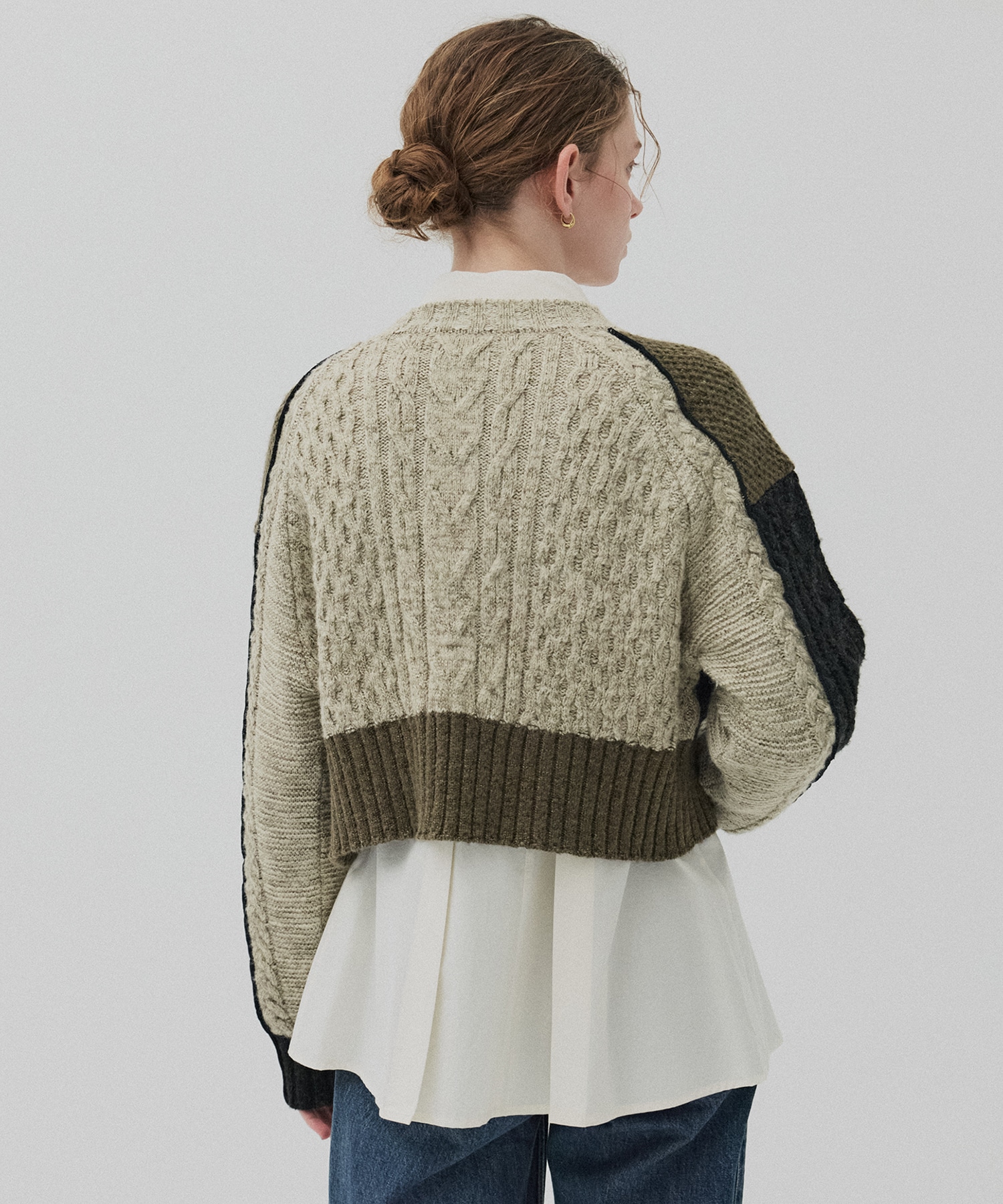 ケーブルパッチワークニット
