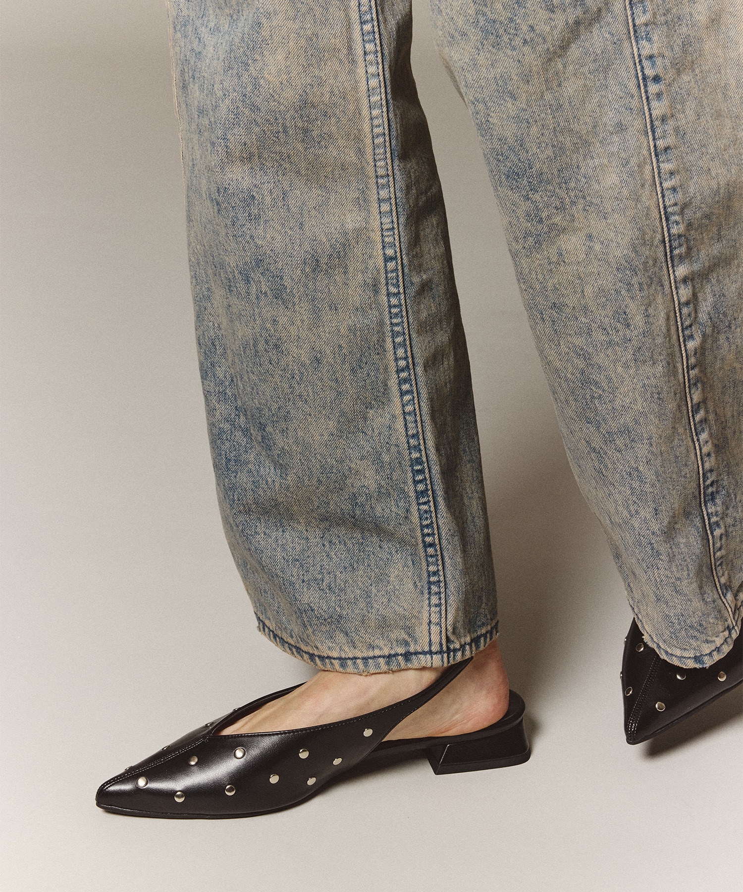 スタッズミュール