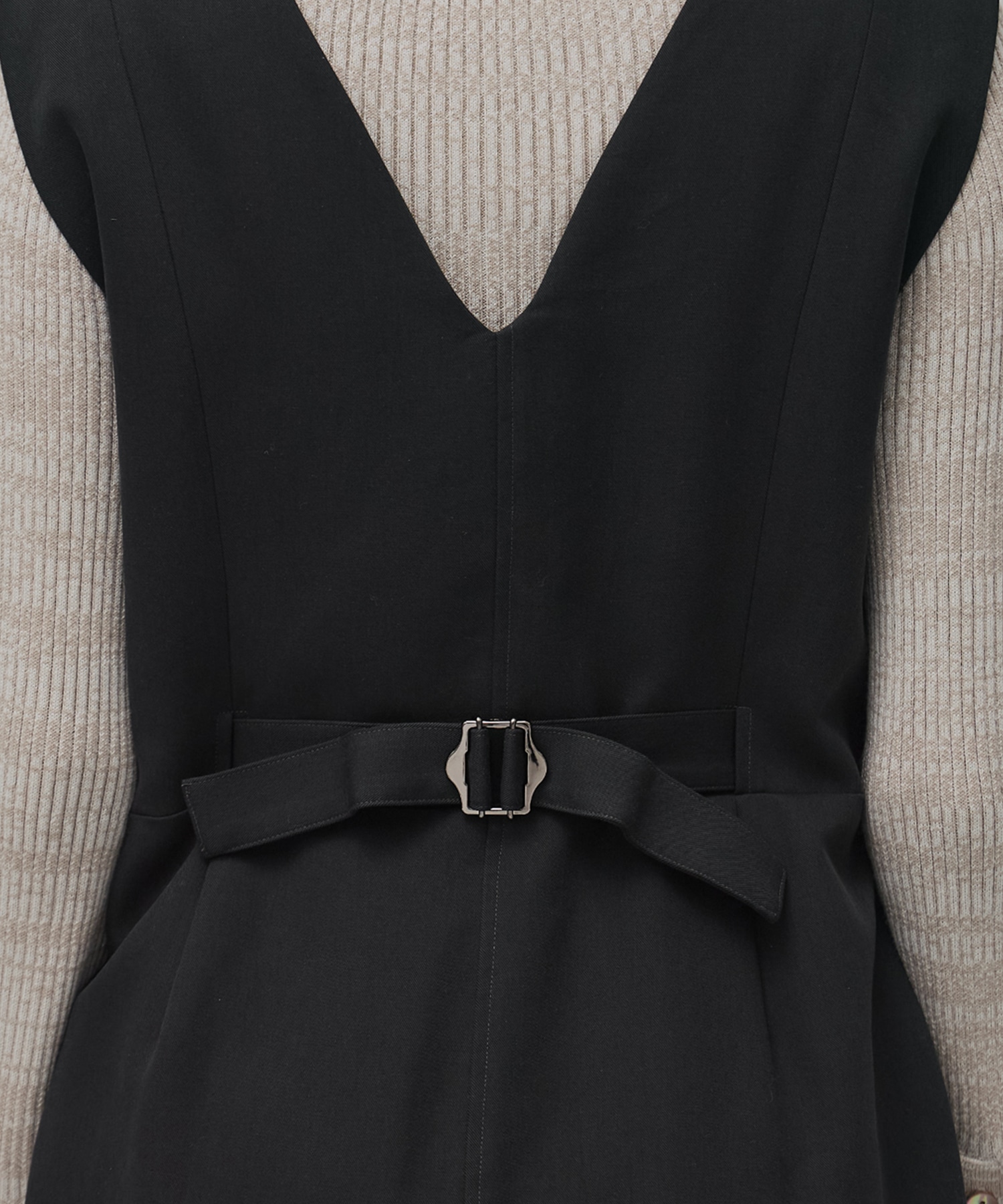 Vネックジャンパースカート