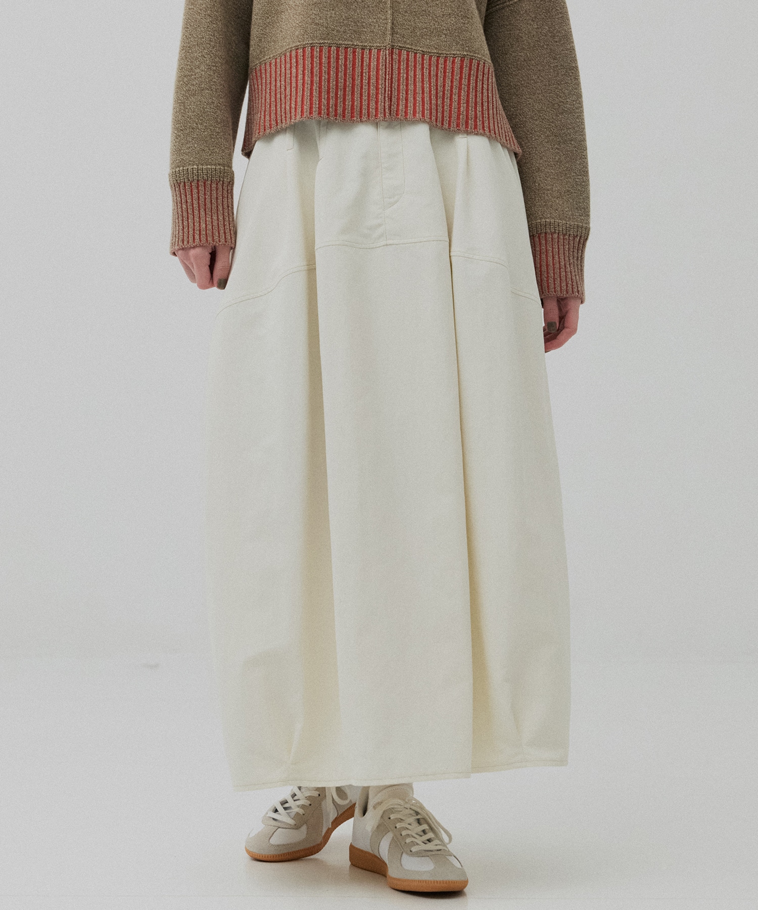 スカルプトカーブスカート