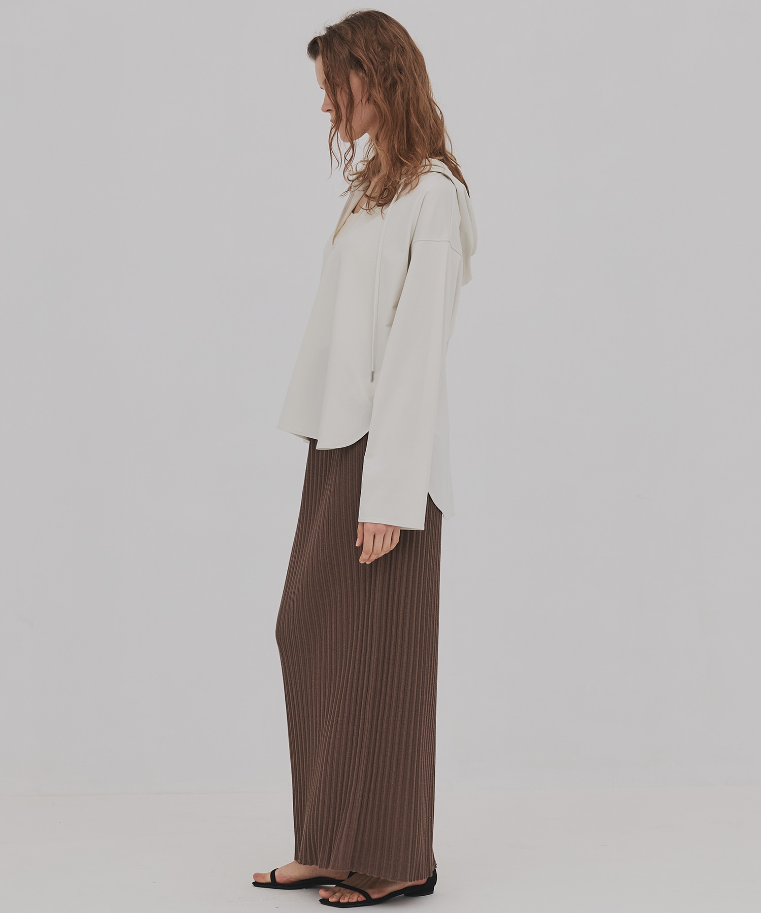 Vネックリラックスフーディ