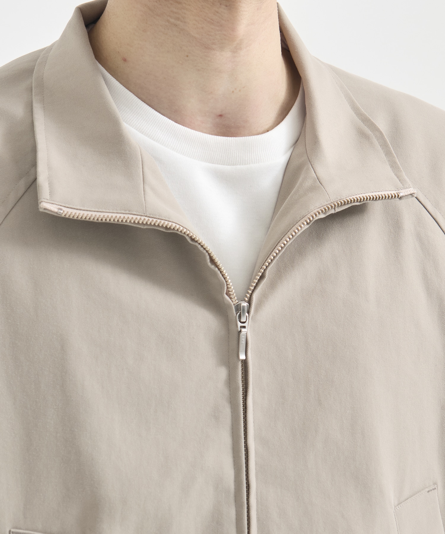 スタンドカラージップアップブルゾン