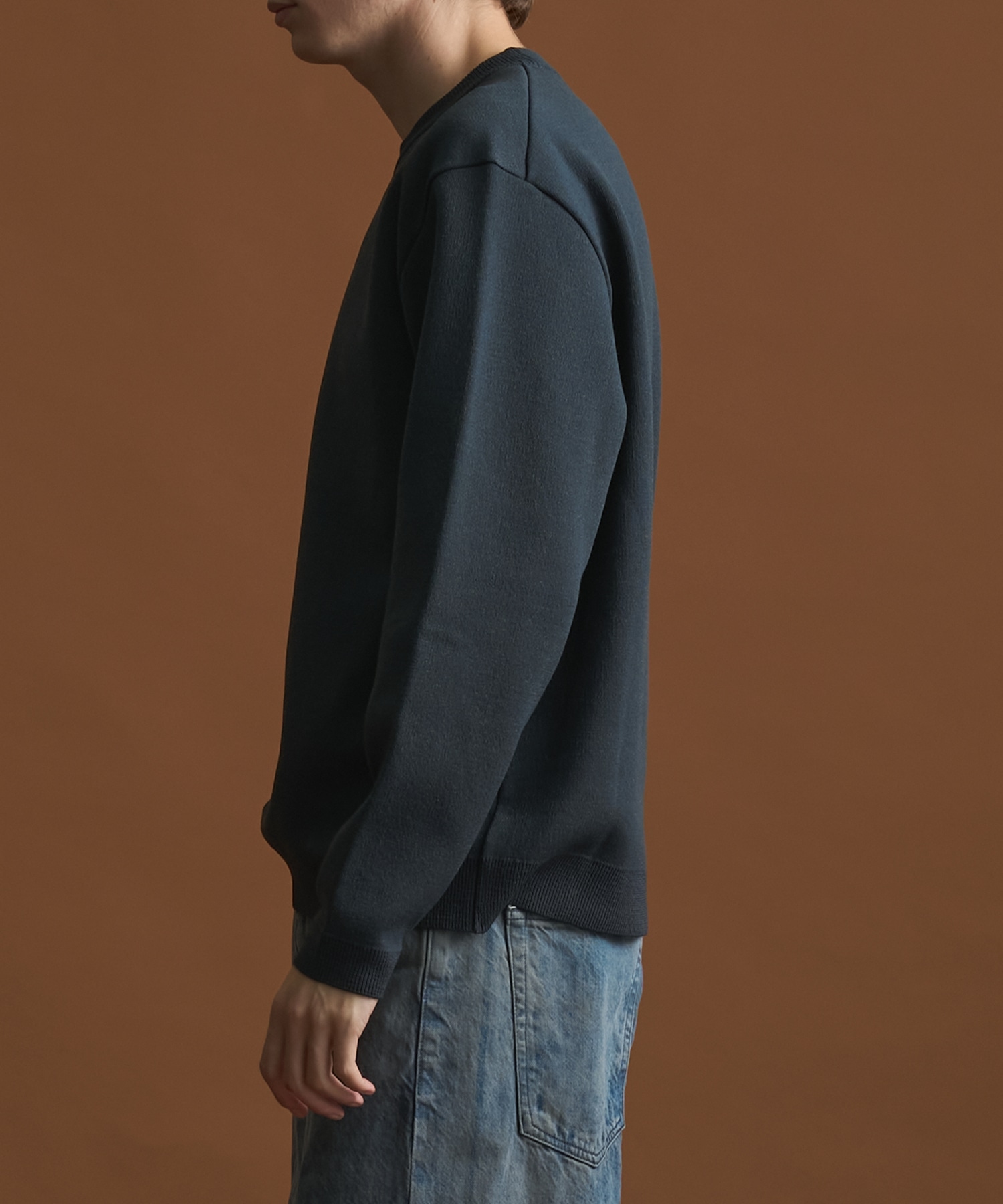 バウンドウールライトクルーネックニット