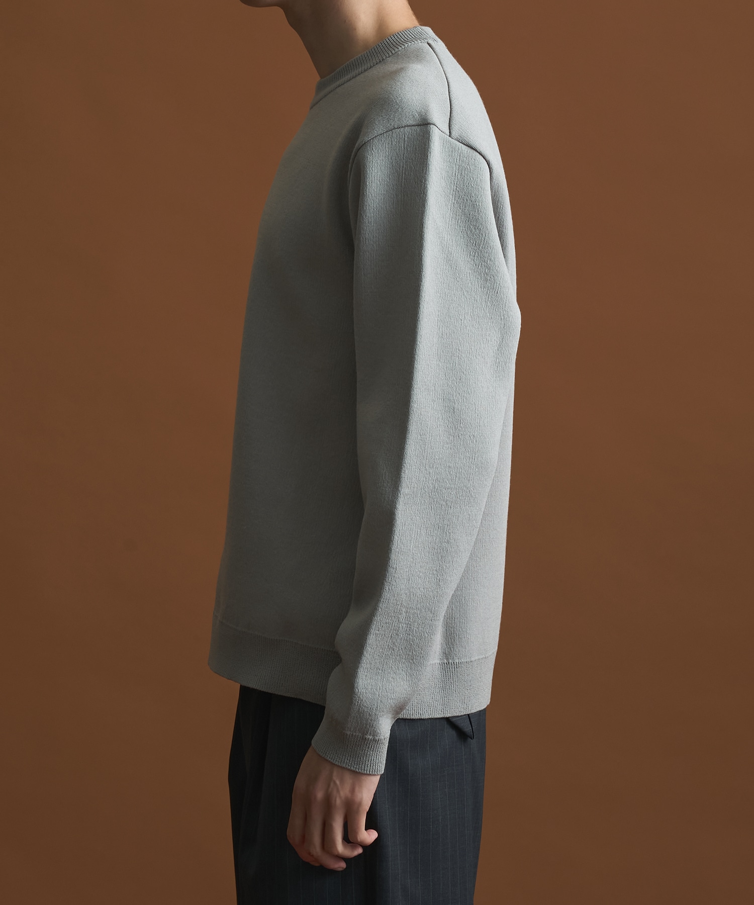 バウンドウールライトクルーネックニット