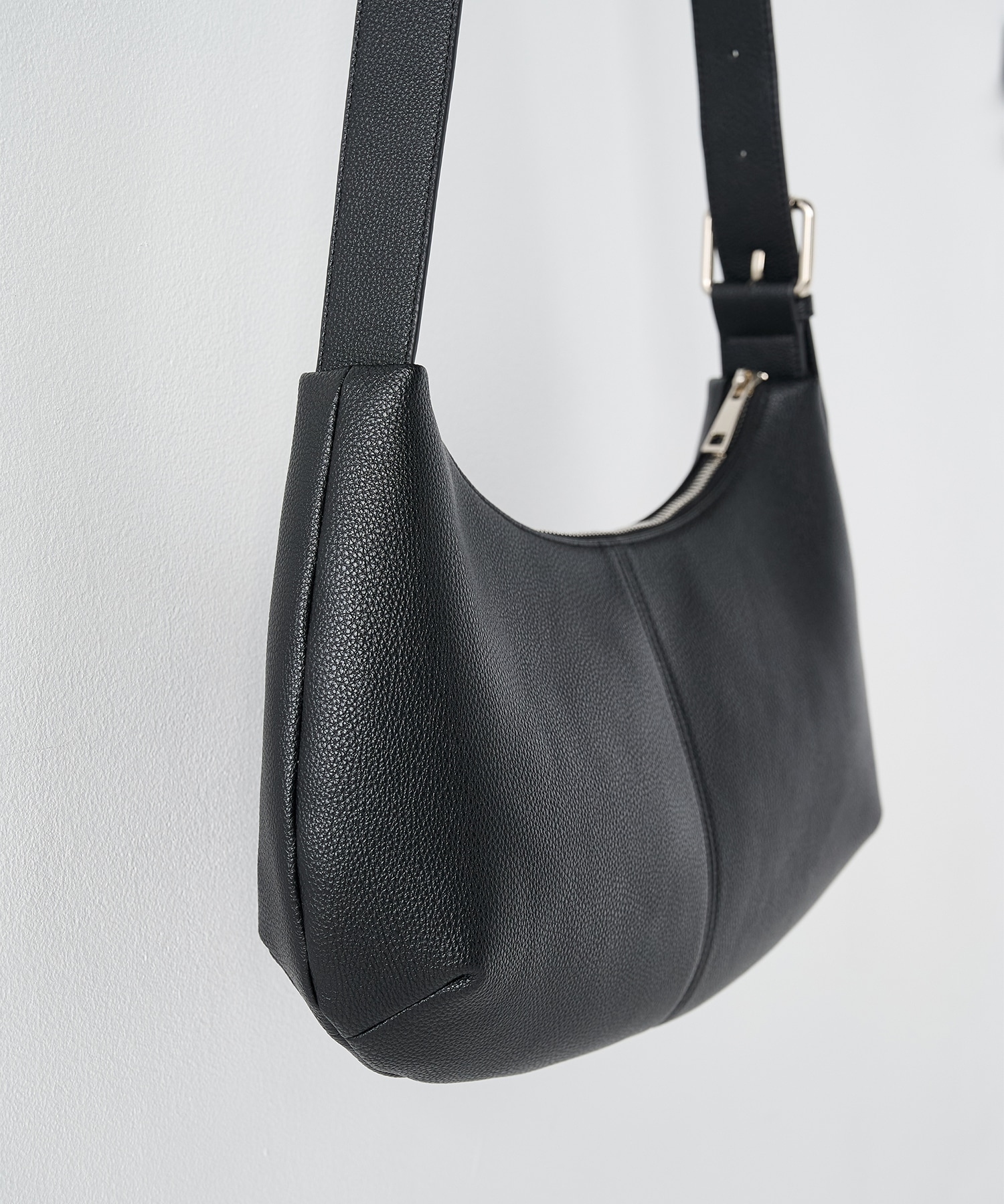 【WEB限定商品|再入荷】レザースモールスリングバッグ