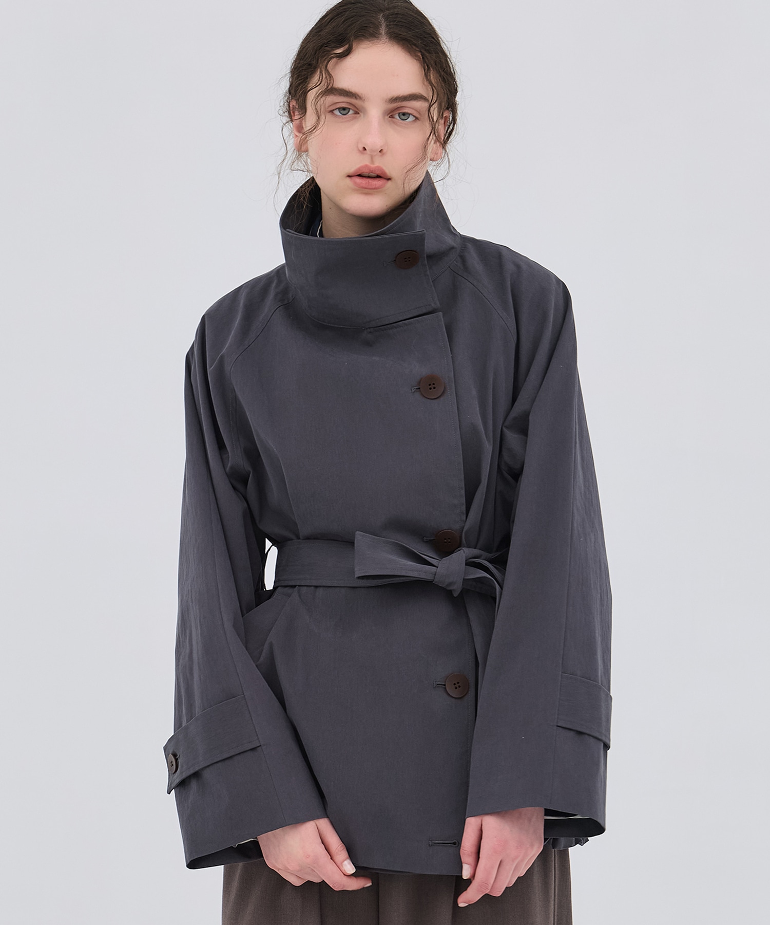 ファンネルネックショートトレンチコート