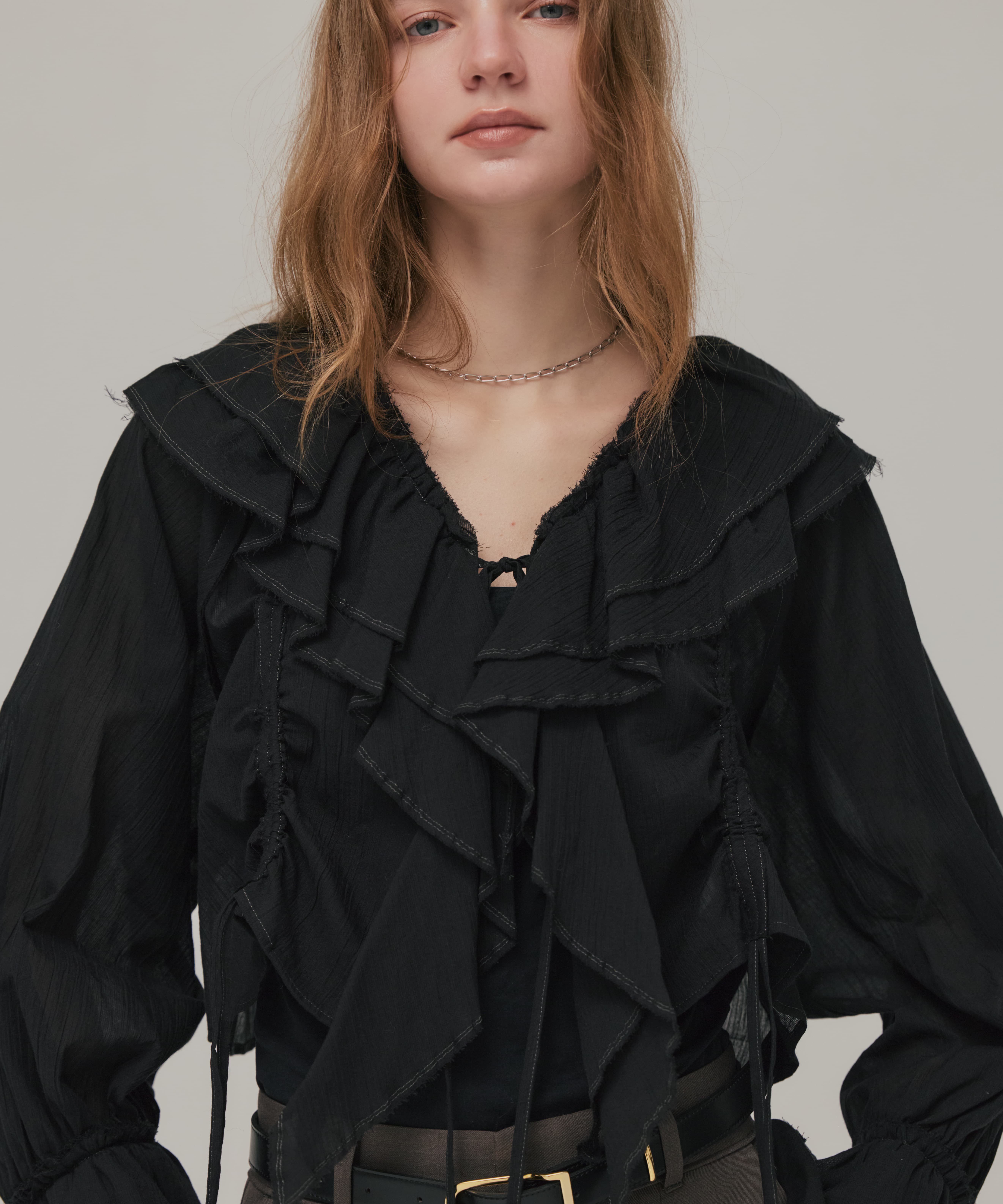 ラッフルカラーギャザーブラウス