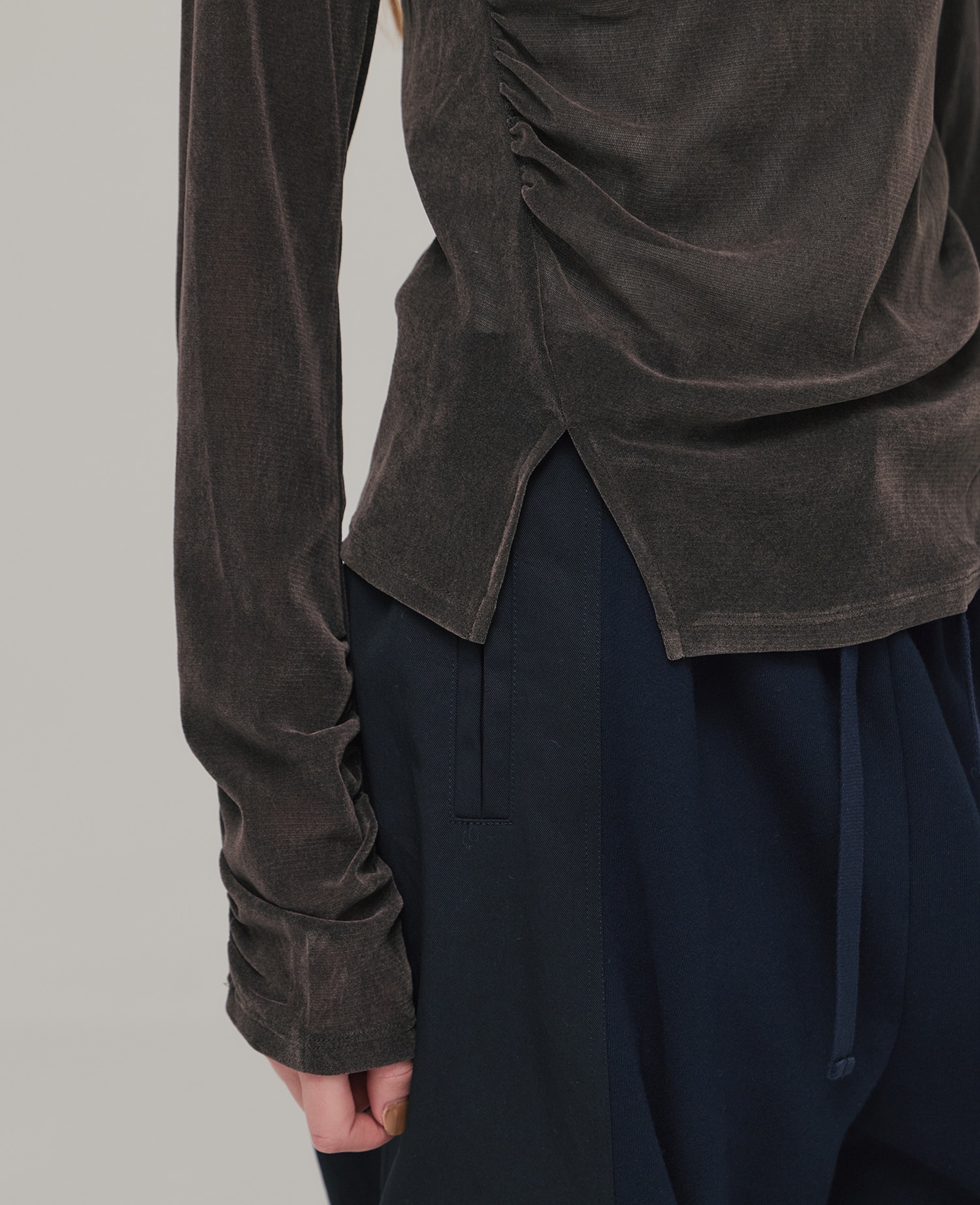 シャーリングベロアチュールスリットTOP