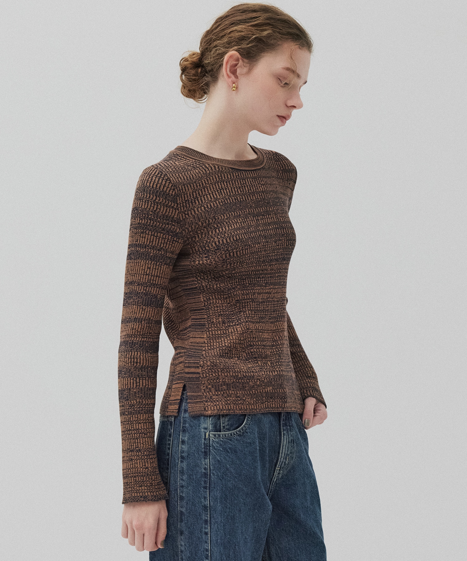 クルーネックリブニット