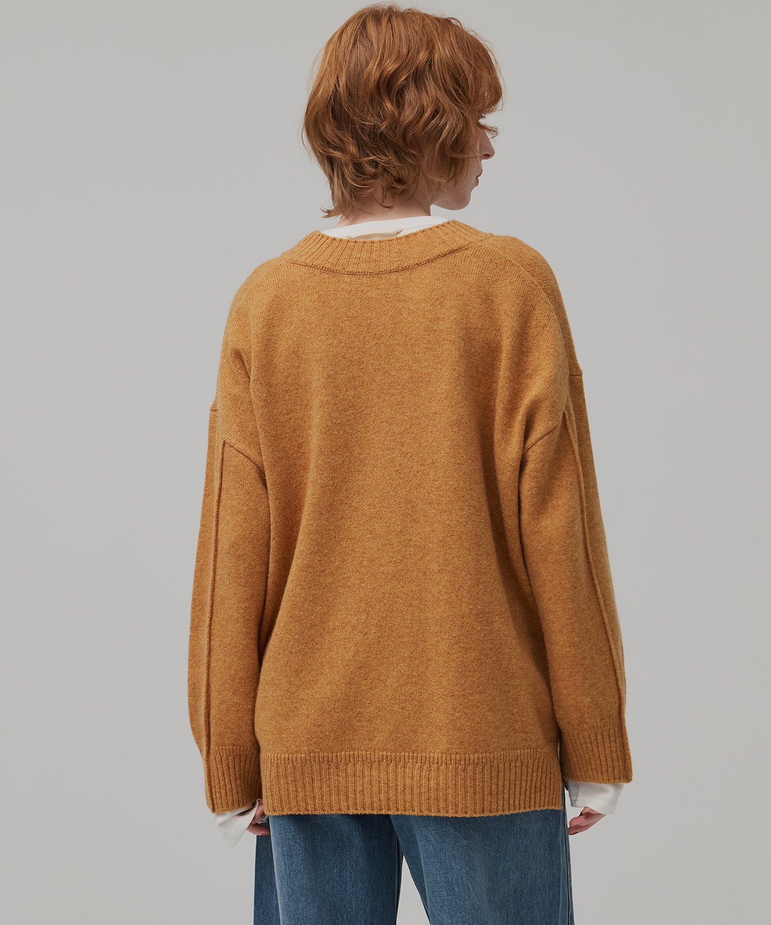 ラムウールVネックニット