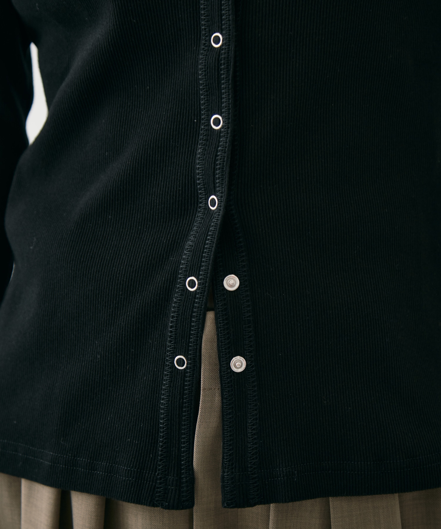 リングドットVネックトップス