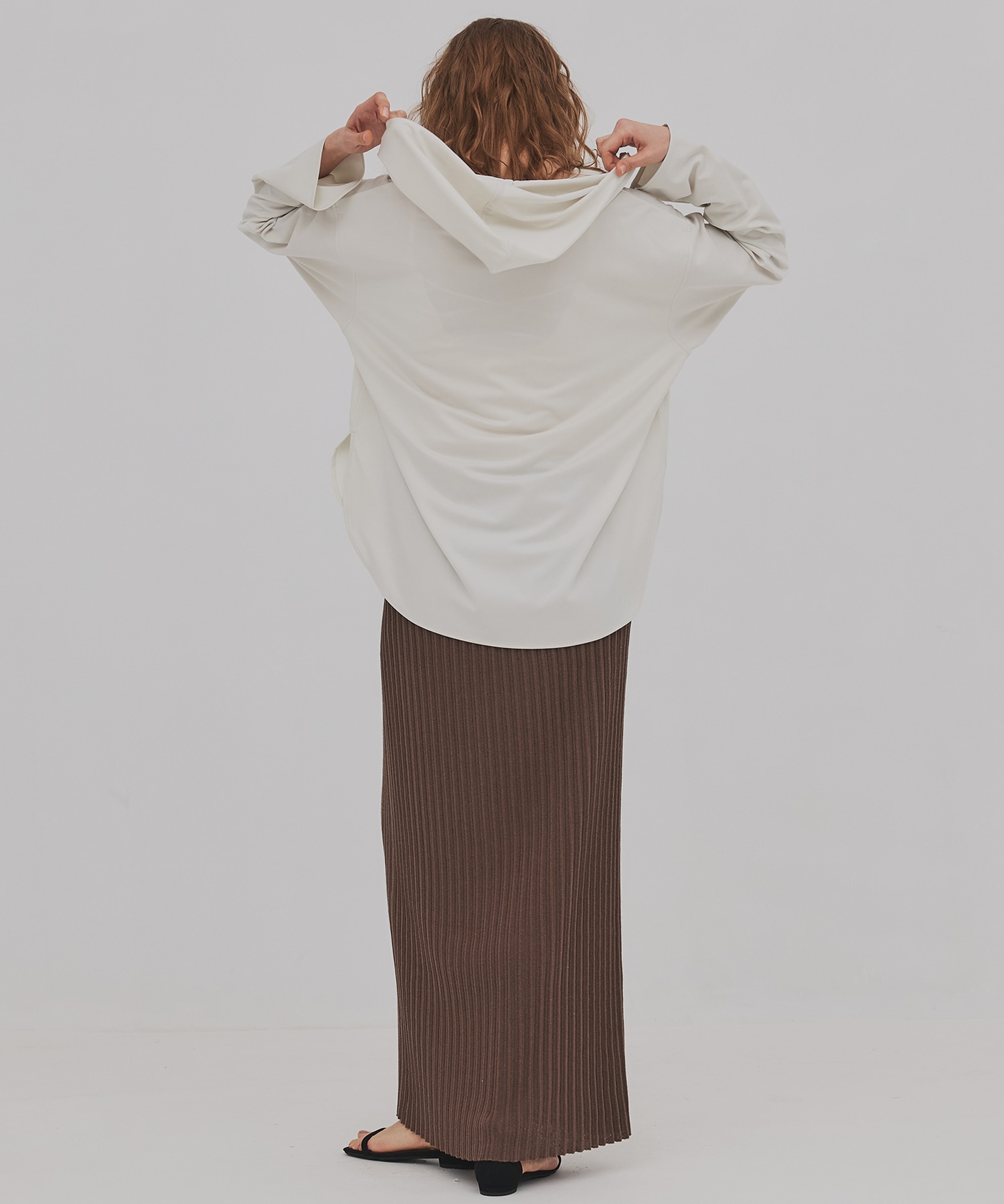 Vネックリラックスフーディ