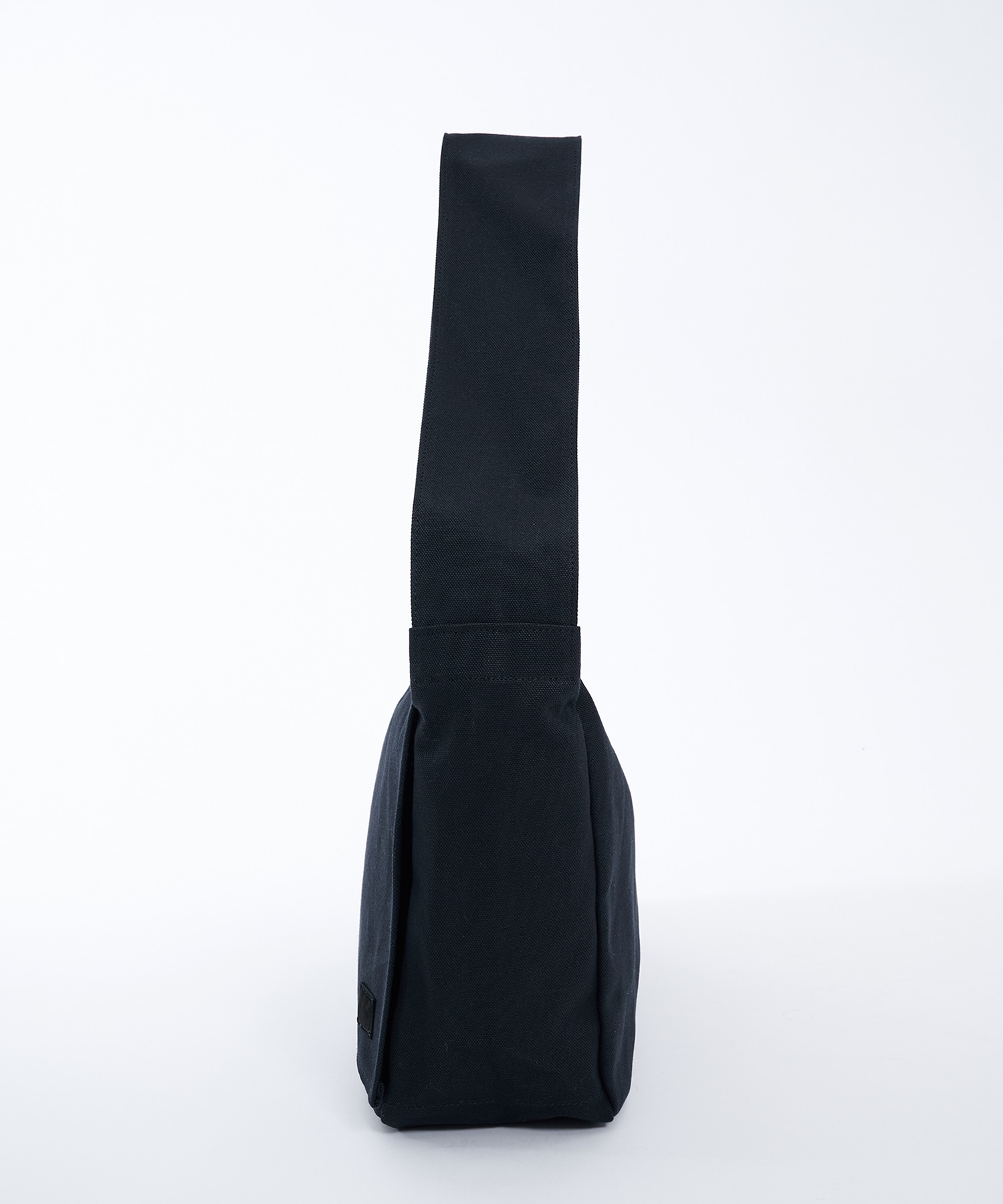 yrz フラップショルダーBAG