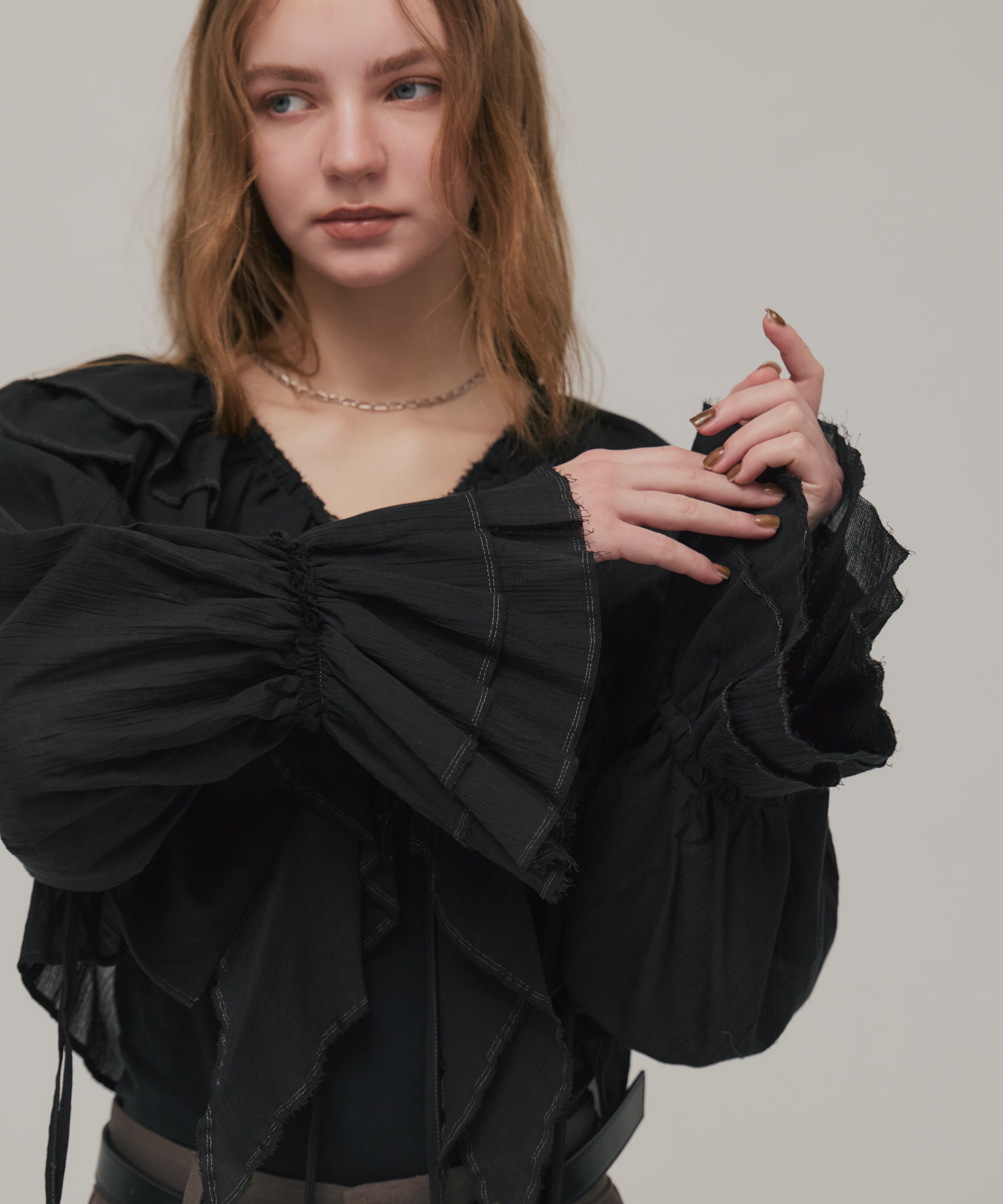 ラッフルカラーギャザーブラウス