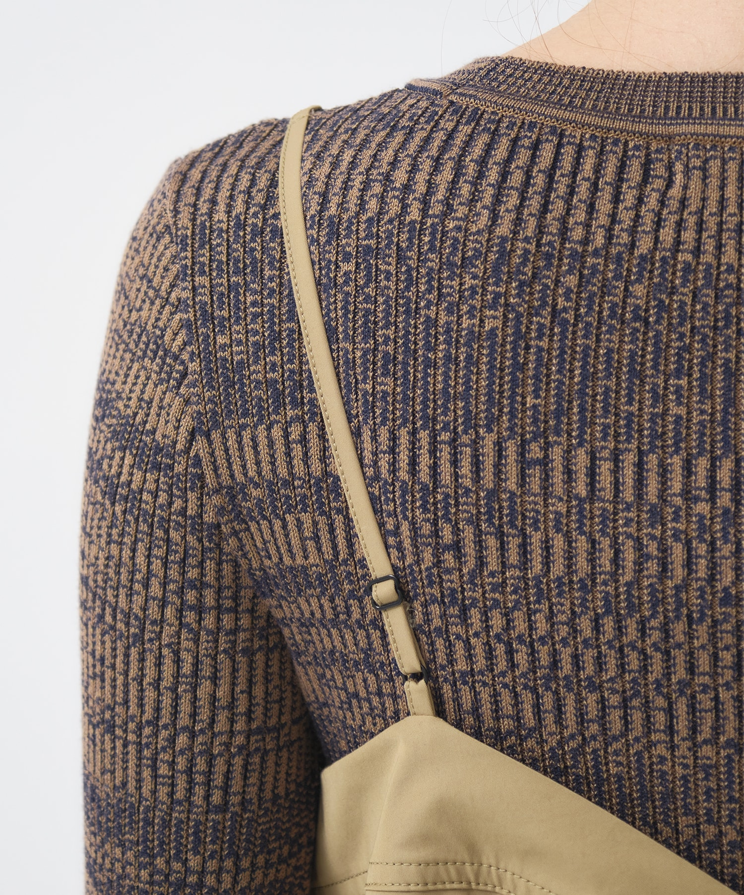 コクーンカーゴジャンパースカート