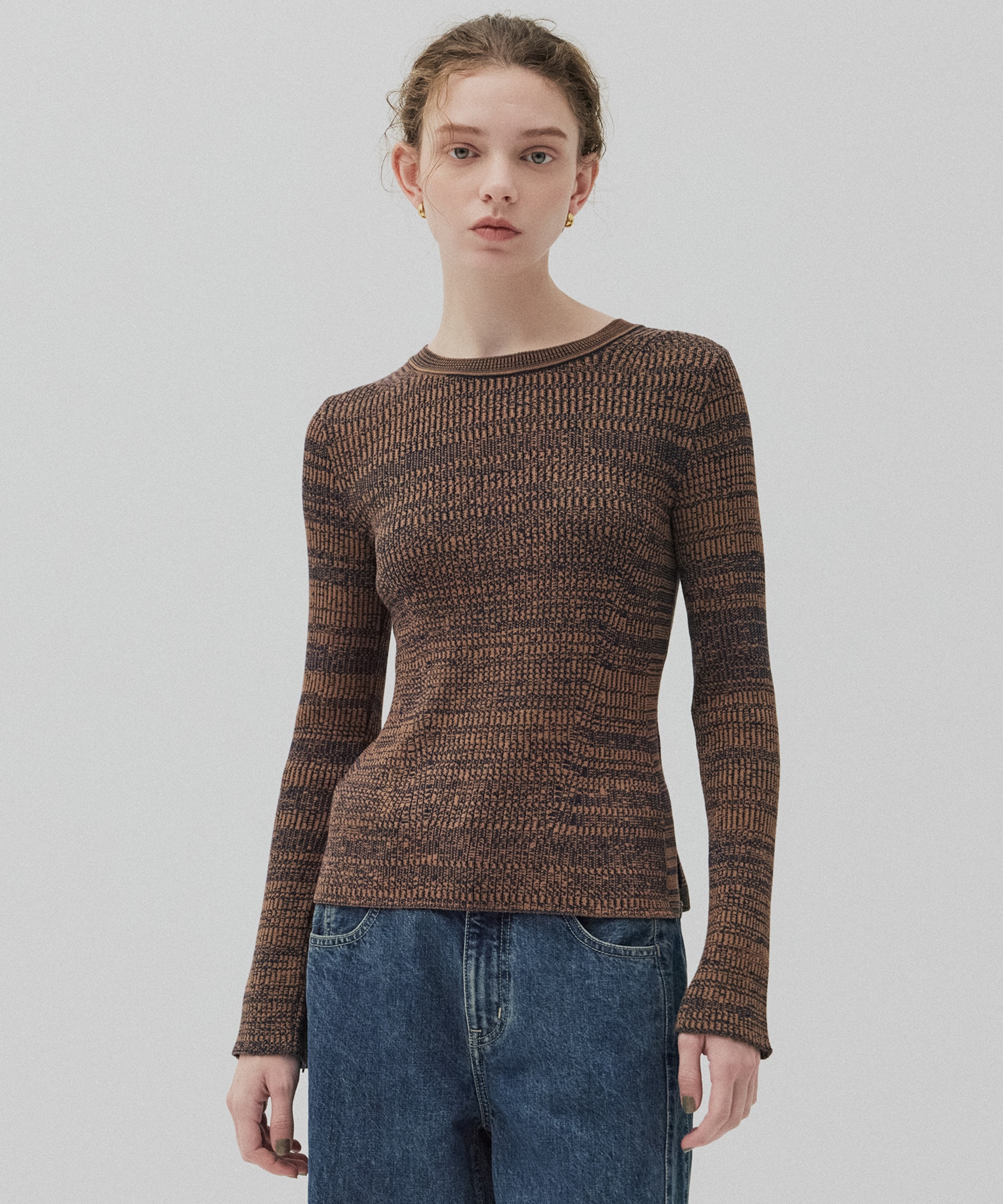 クルーネックリブニット