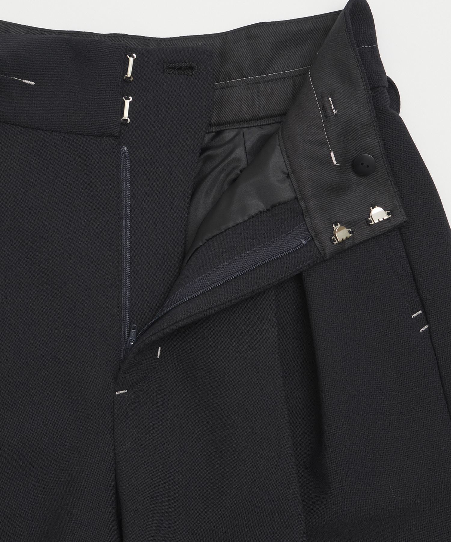 ダブルクロスボックスプリーツパンツ