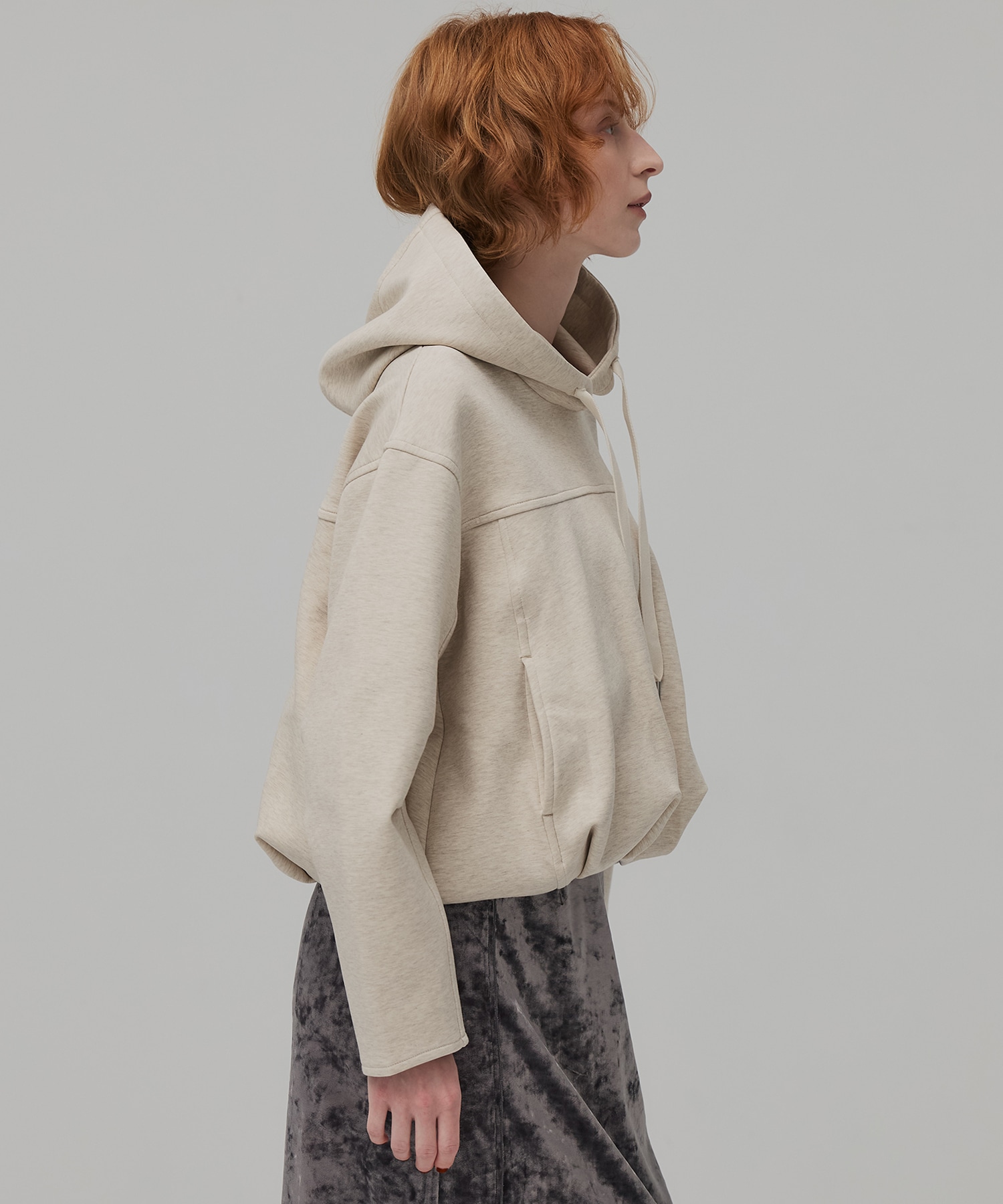 ダンボールバルーンフーディ