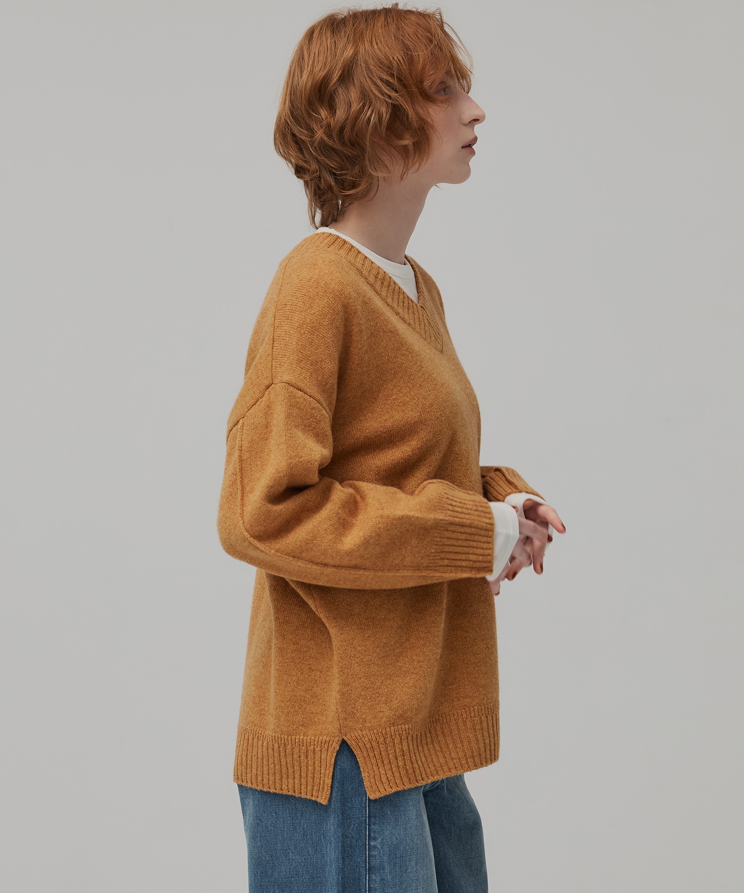 ラムウールVネックニット