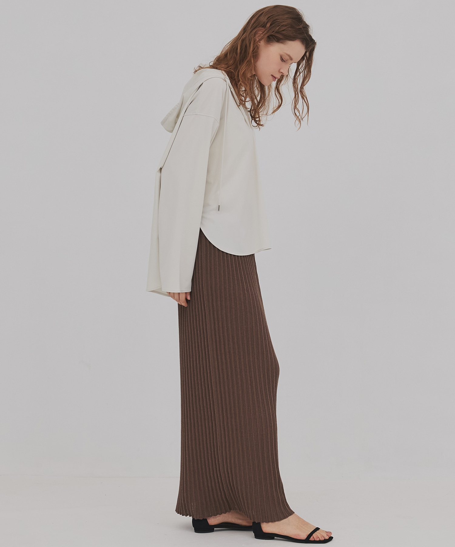 Vネックリラックスフーディ