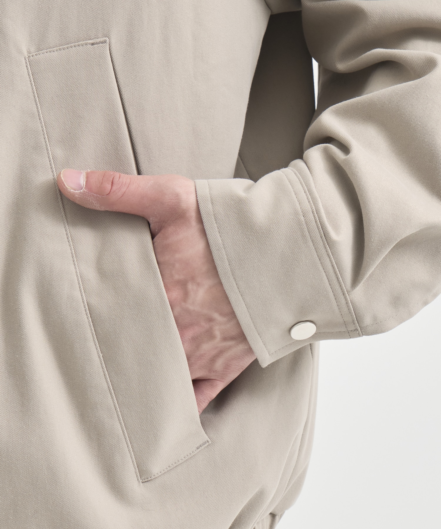 スタンドカラージップアップブルゾン