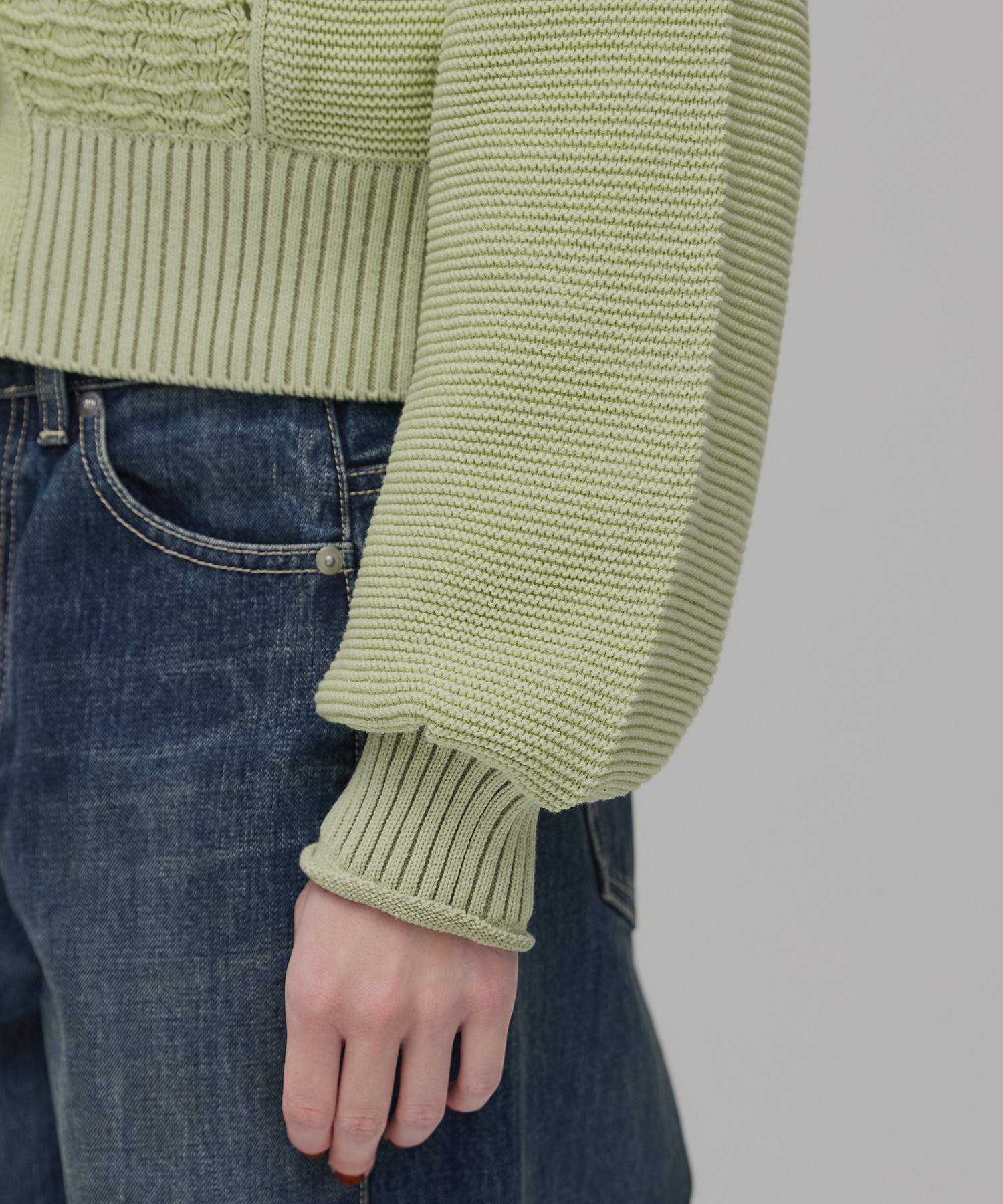 エアロVネックニットカーデ