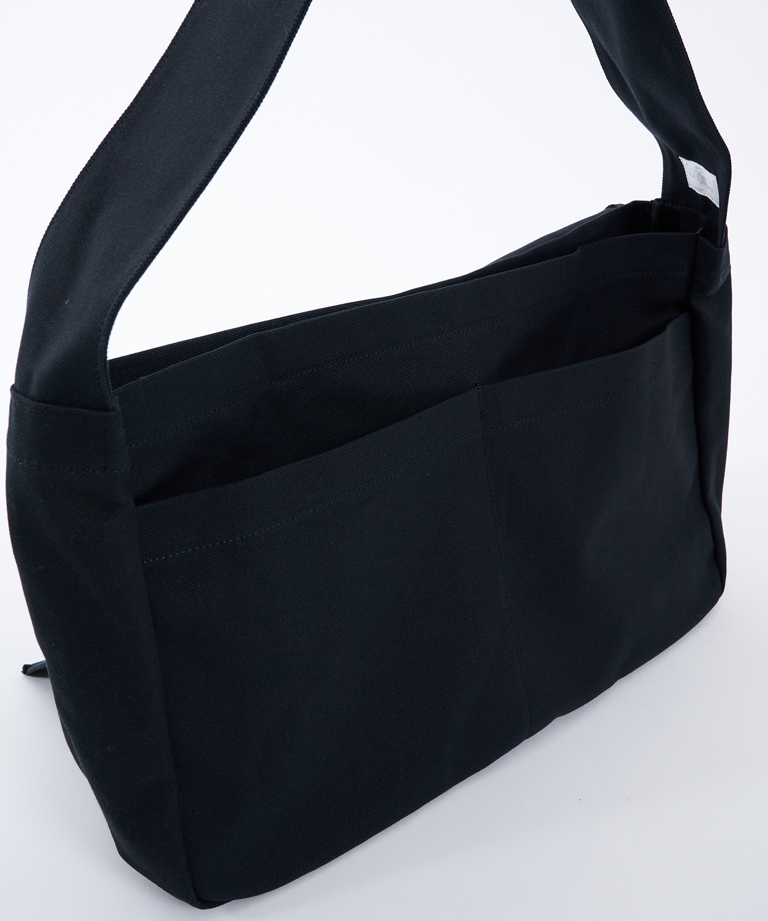 yrz フラップショルダーBAG